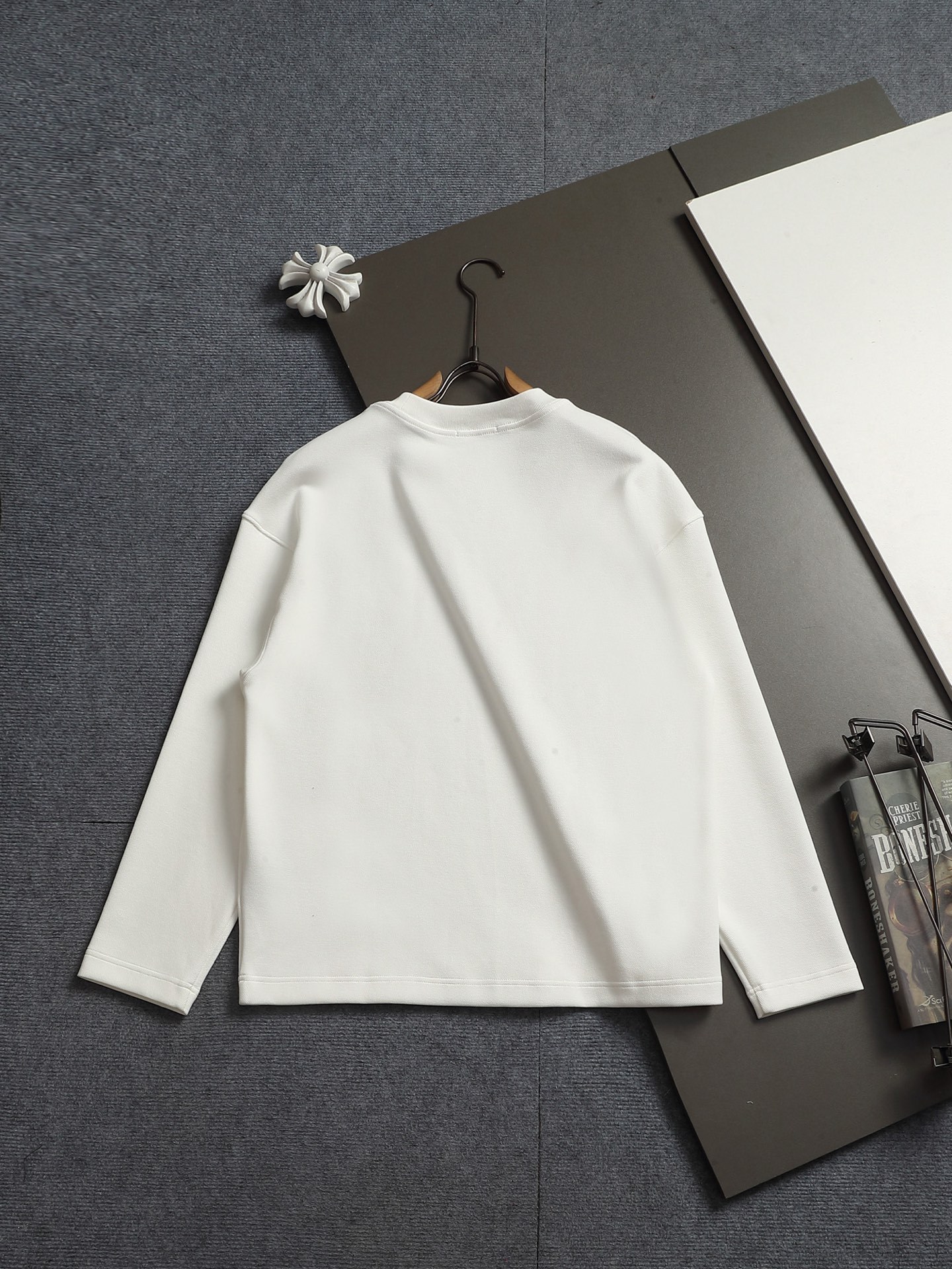 【PRADA】長袖 T シャツ