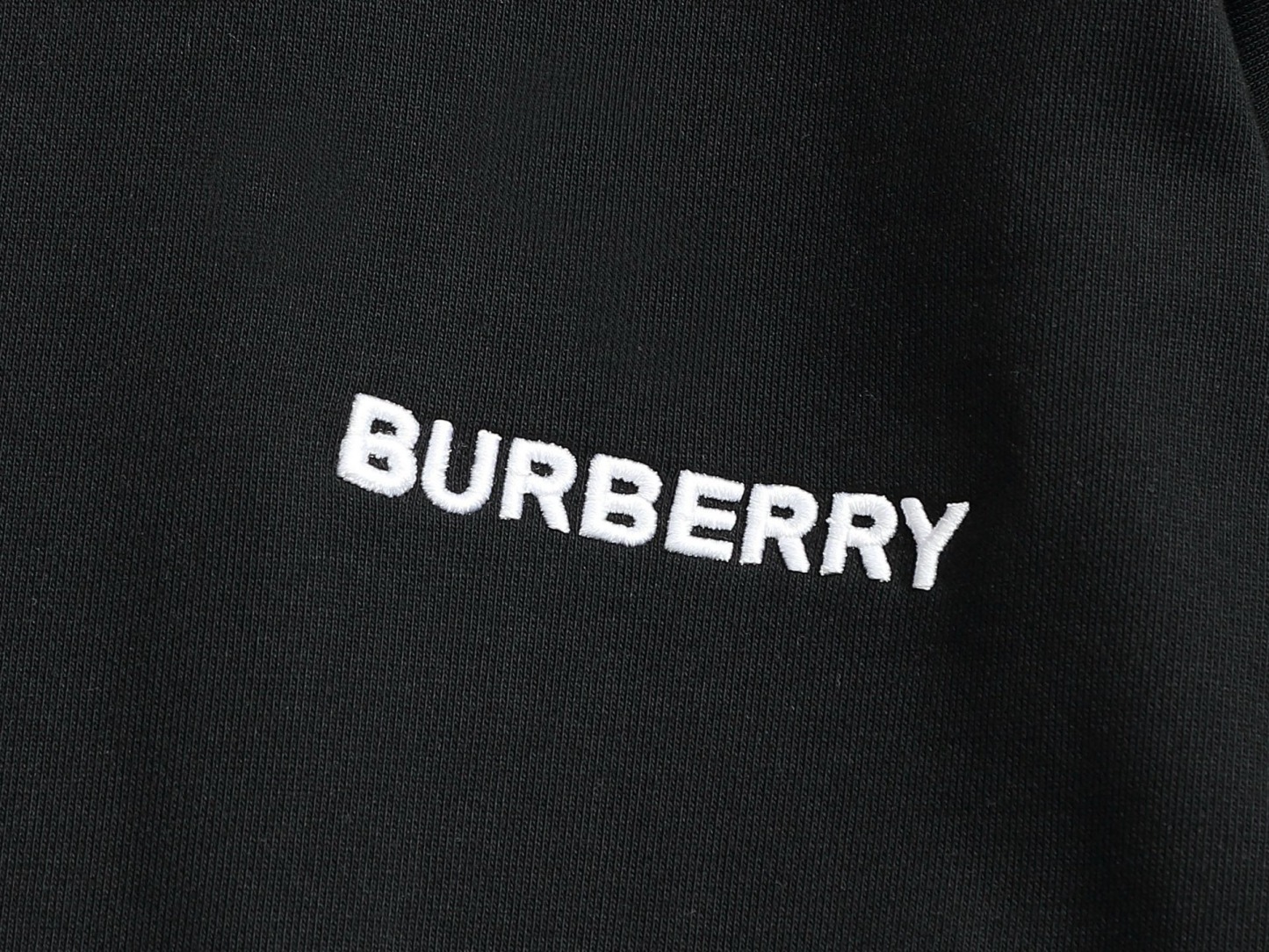 【BURBERRY】刺繍長袖 T シャツ