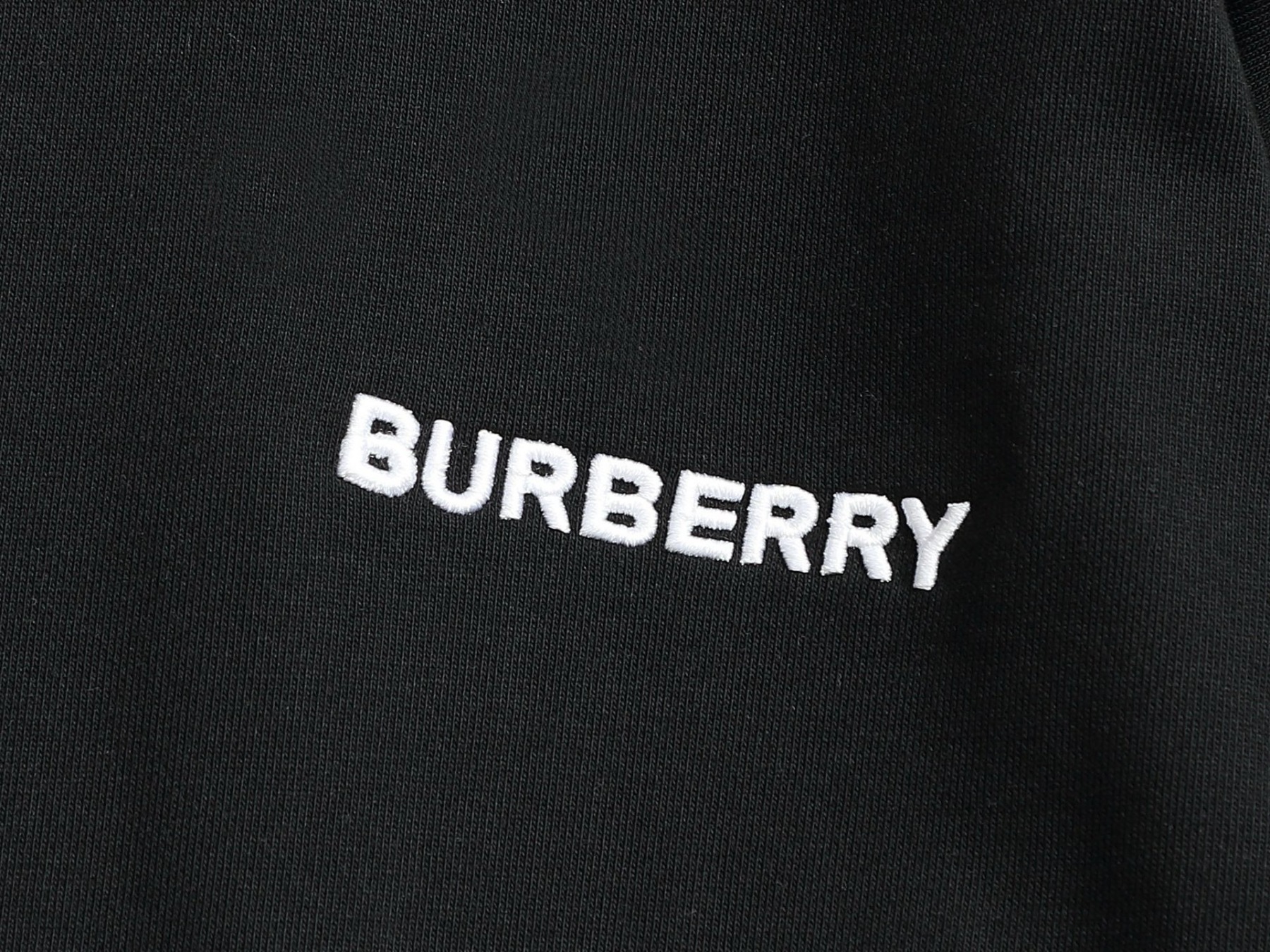 【BURBERRY】刺繍長袖 T シャツ