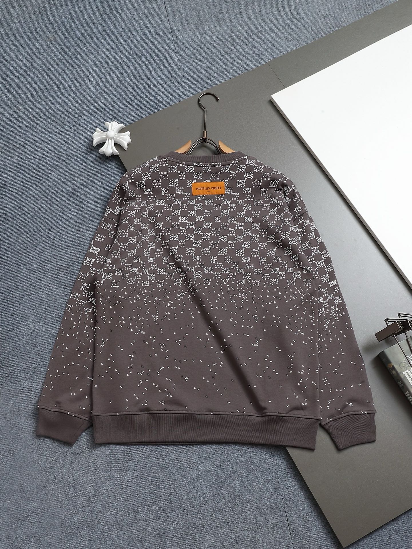 【LOUIS VUITTON】長袖 T シャツ