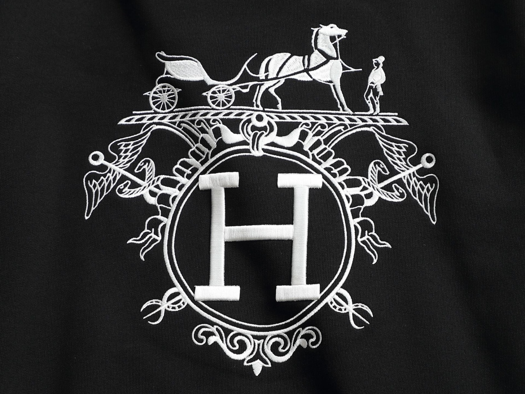 【HERMES】刺繍長袖 T シャツ