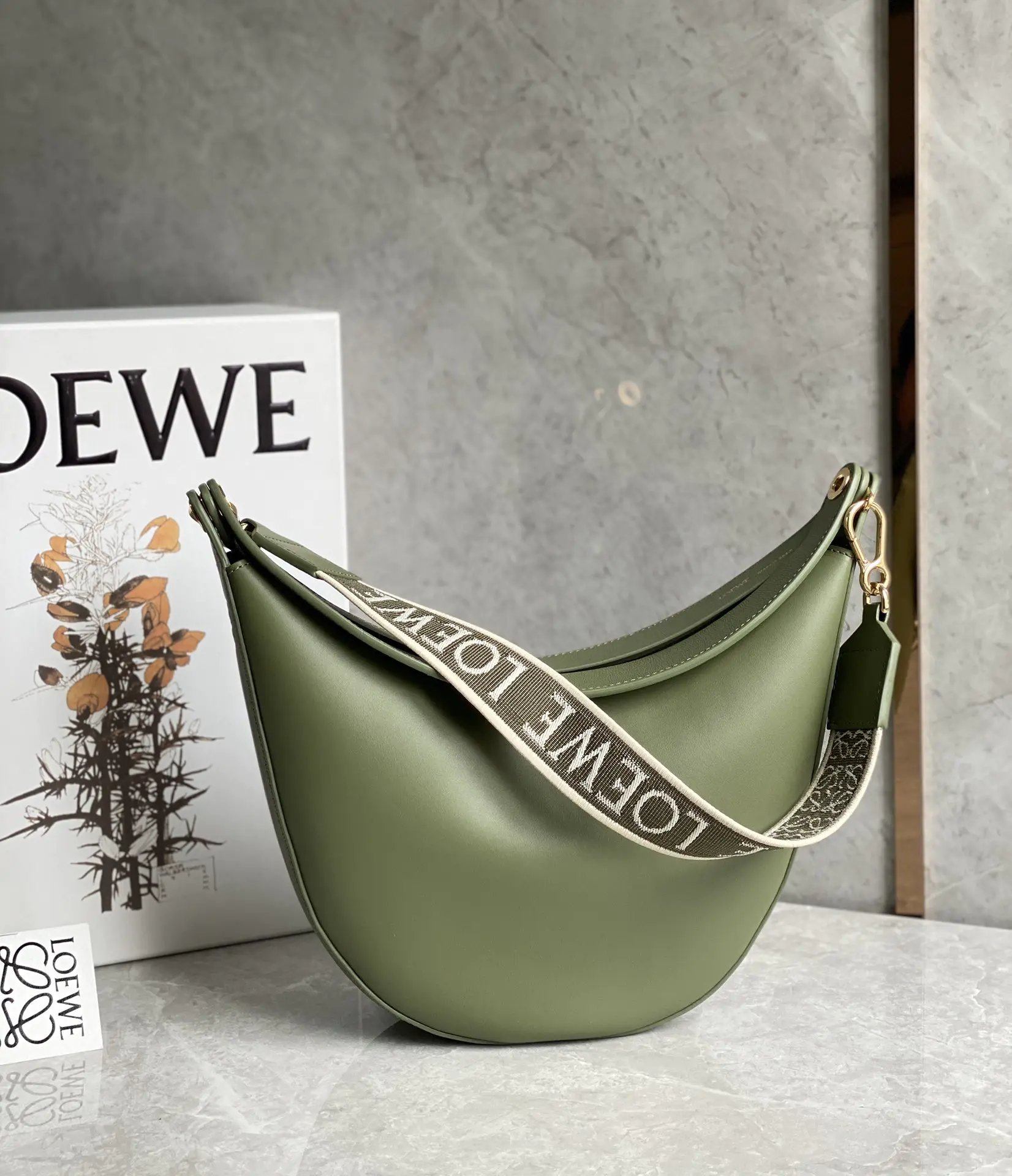 関税込 ◆LOEWE サテンカーフ&ジャカード Luna ホーボー バッグ