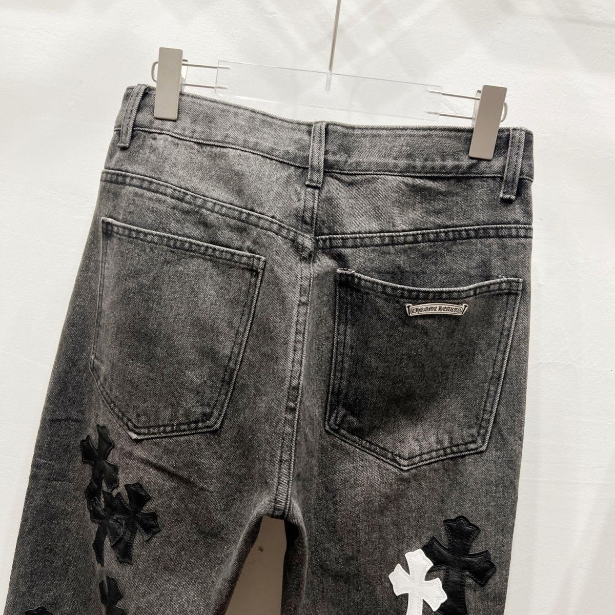 【CHROME HEARTS 公式旗艦店】クロムハーツ ジーパン、ご好評に付き再入荷！