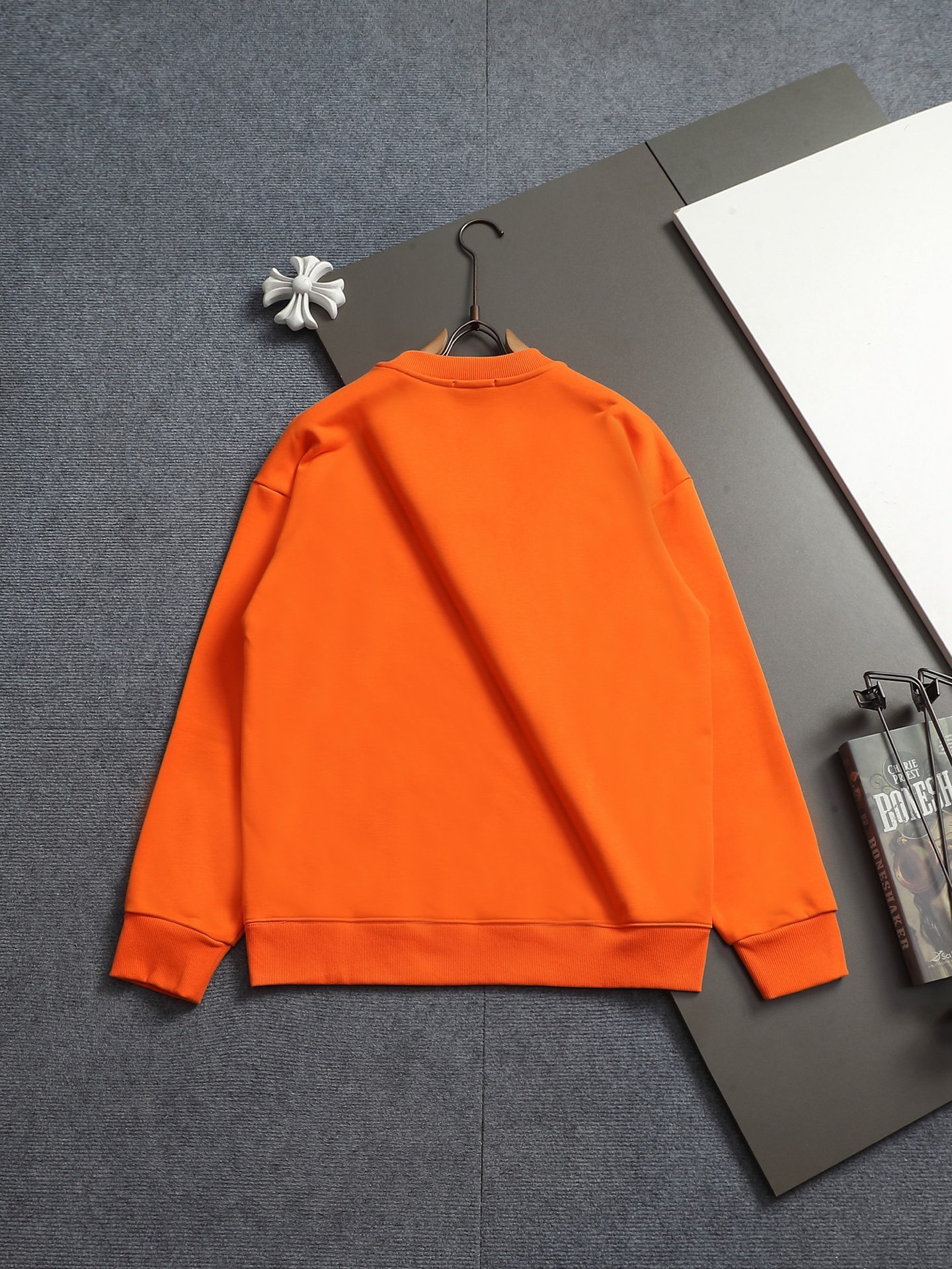 【HERMES】刺繍長袖 T シャツ