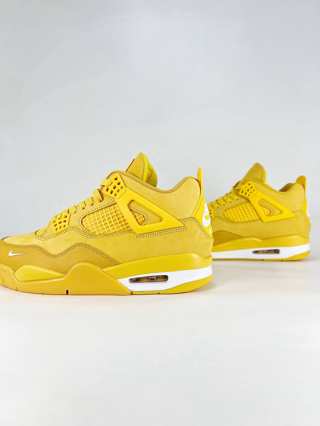 NIKE Air Jordan 4 レトロ イエロー  バスケットシューズ スエード  スニーカー