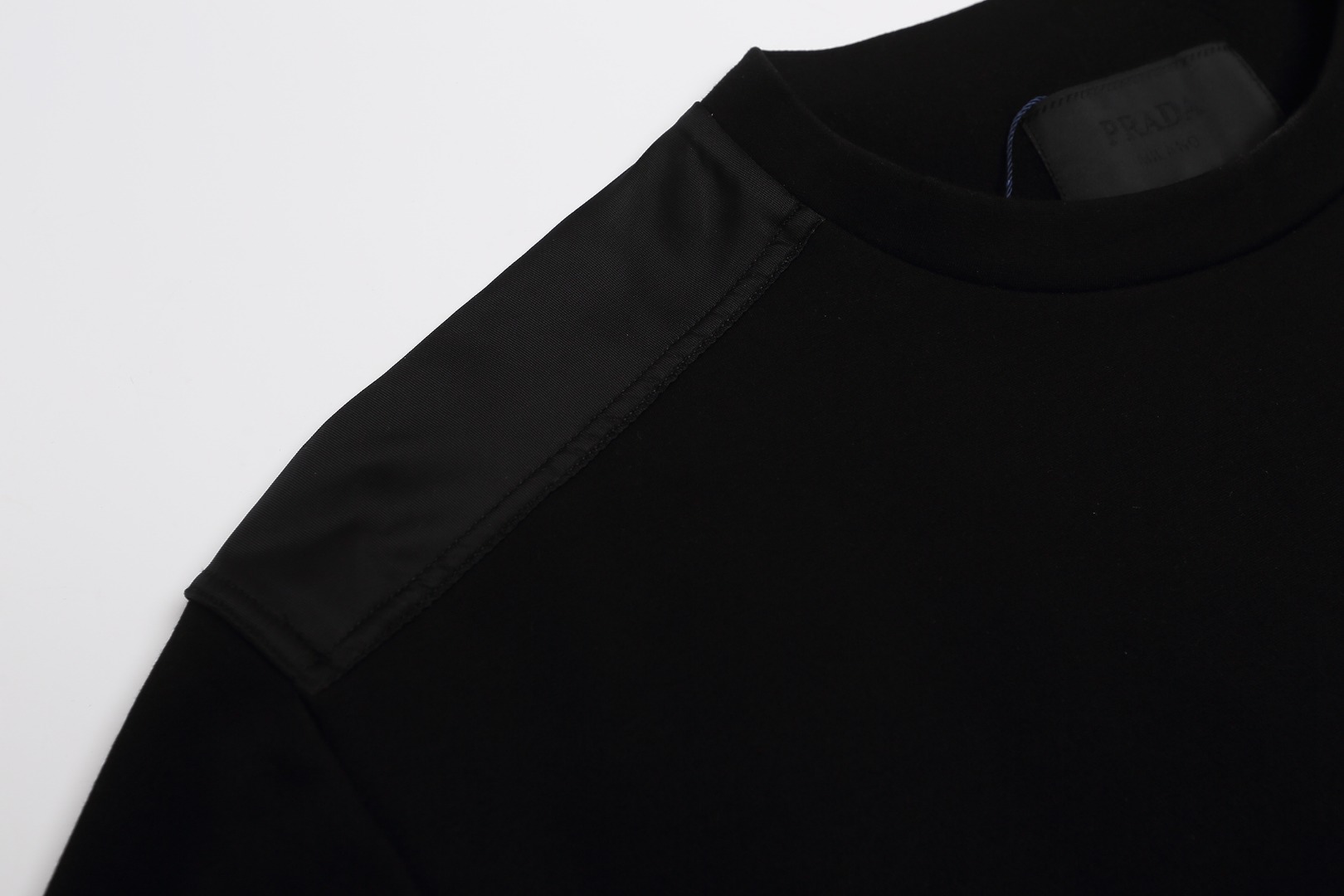 【PRADA】長袖 T シャツ