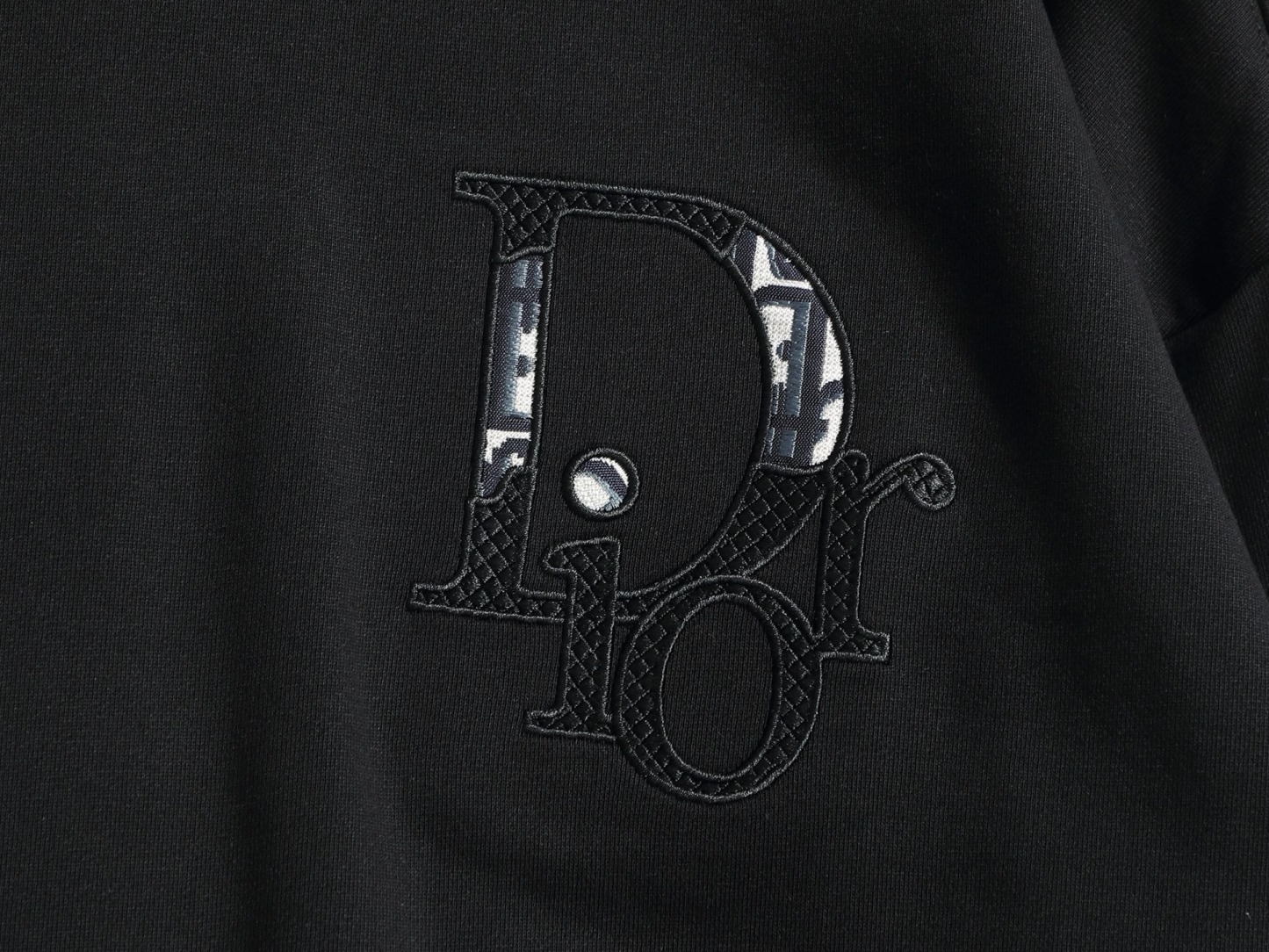 【DIOR】刺繍長袖 T シャツ
