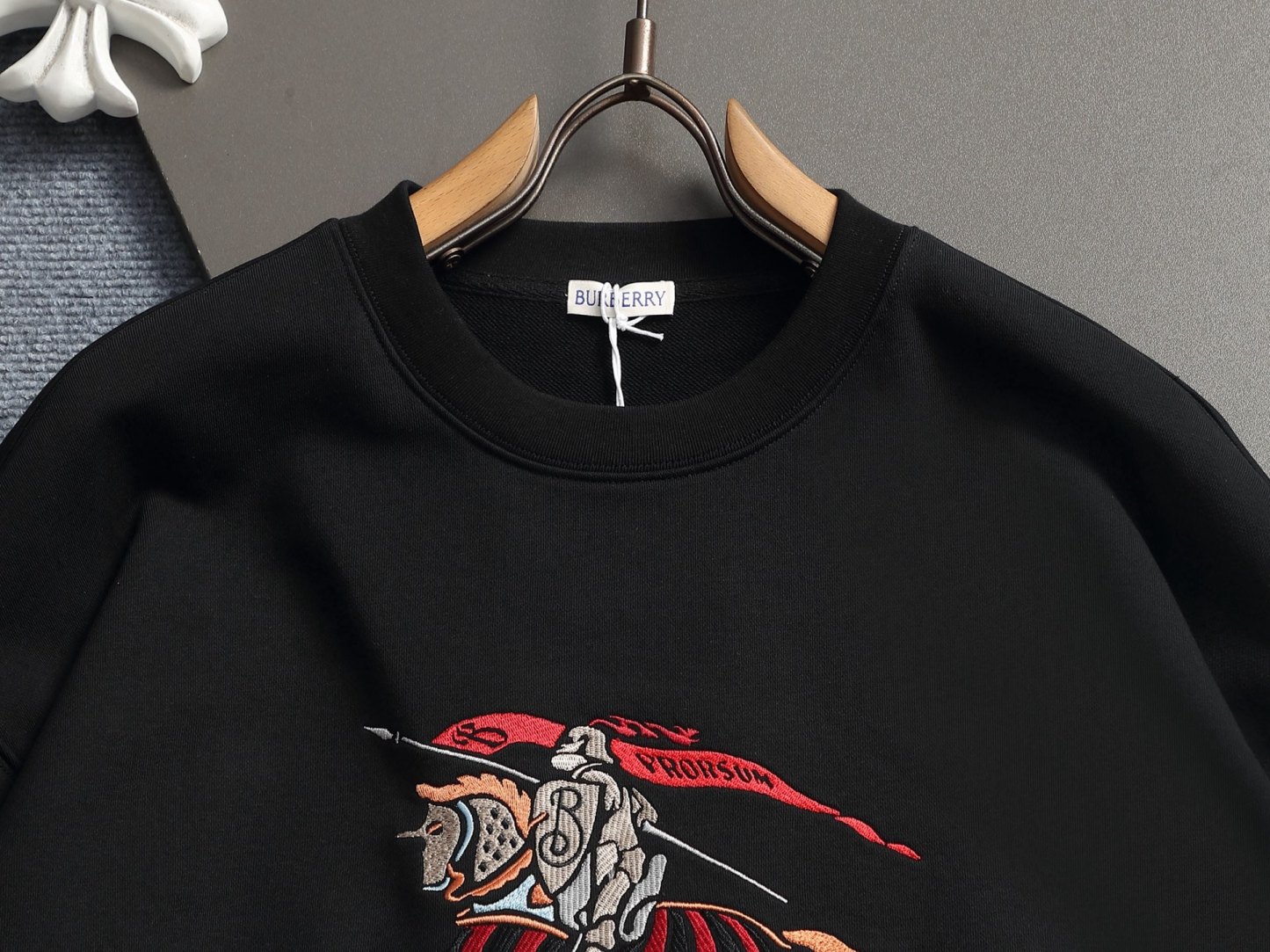 【BURBERRY】刺繍長袖 T シャツ