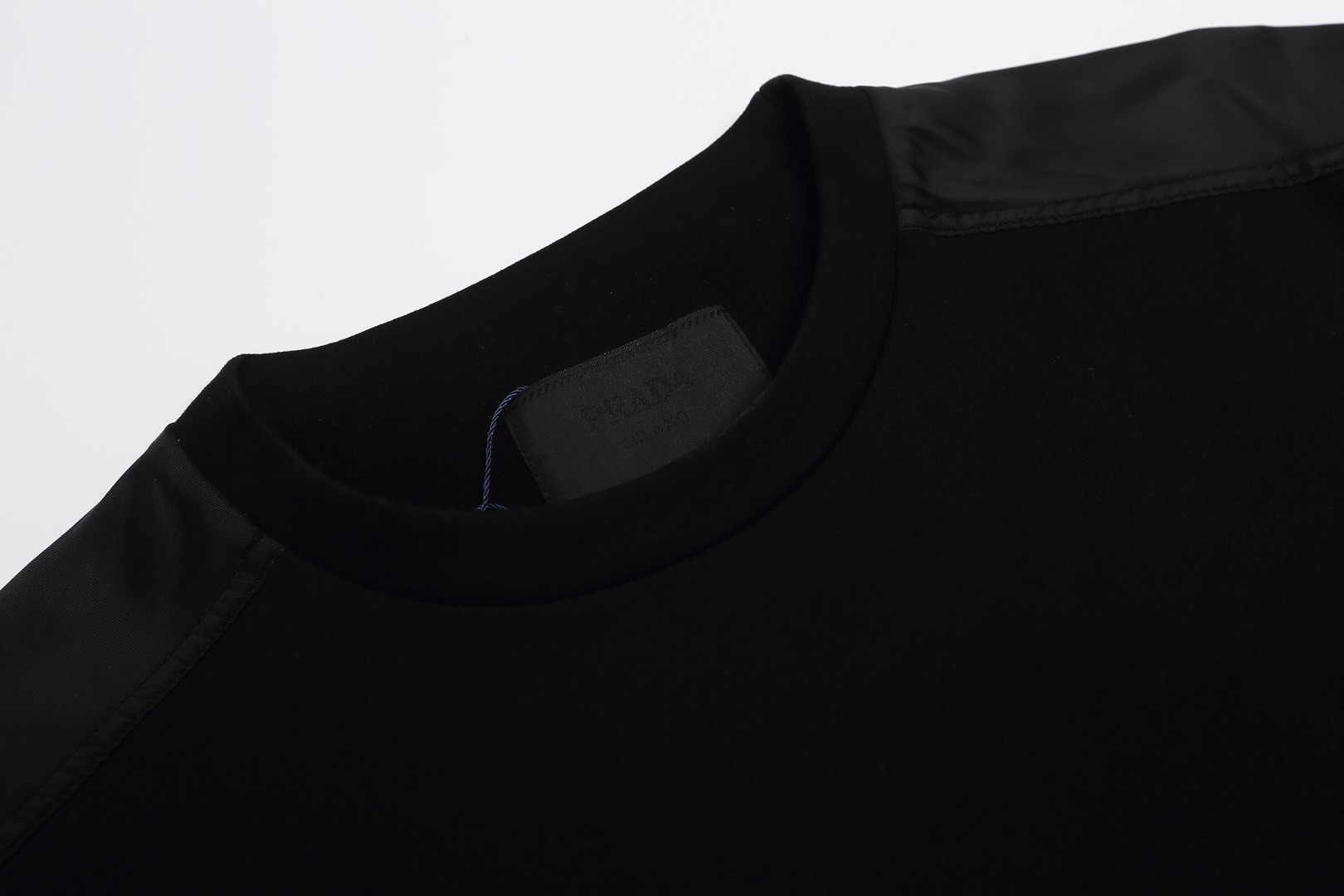 【PRADA】長袖 T シャツ