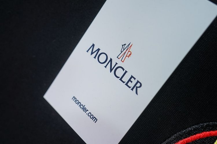 【Moncler 】（モンクレール）男女兼用、ご好評に付き再入荷！