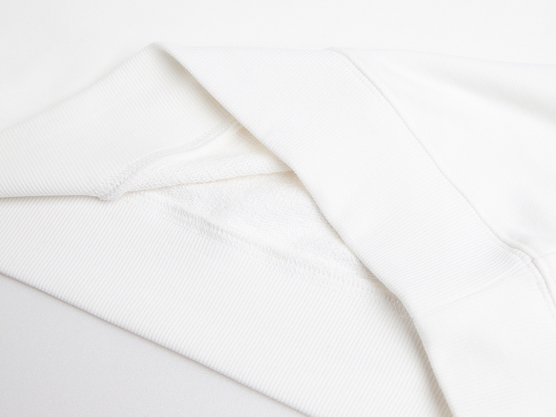 【BURBERRY】刺繍長袖 T シャツ