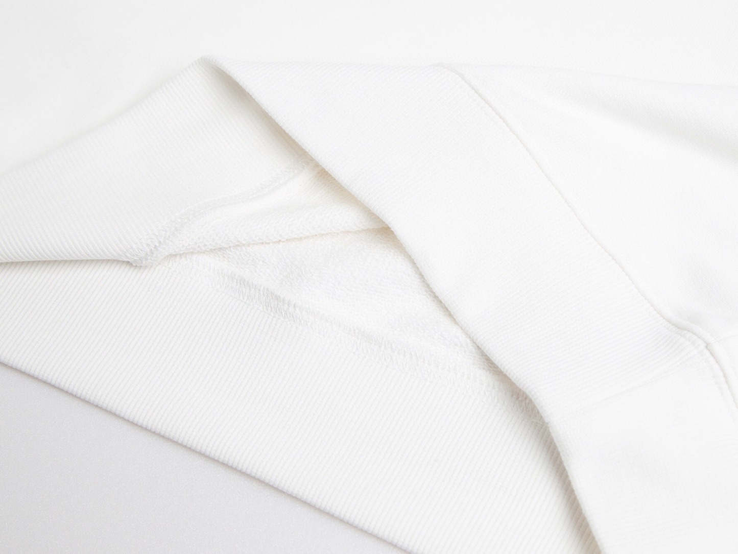 【BURBERRY】刺繍長袖 T シャツ
