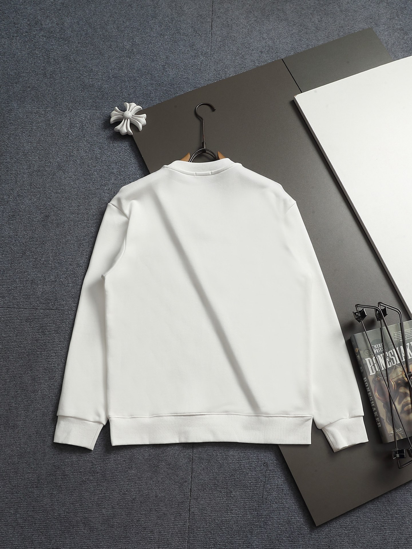 【DIOR】刺繍長袖 T シャツ