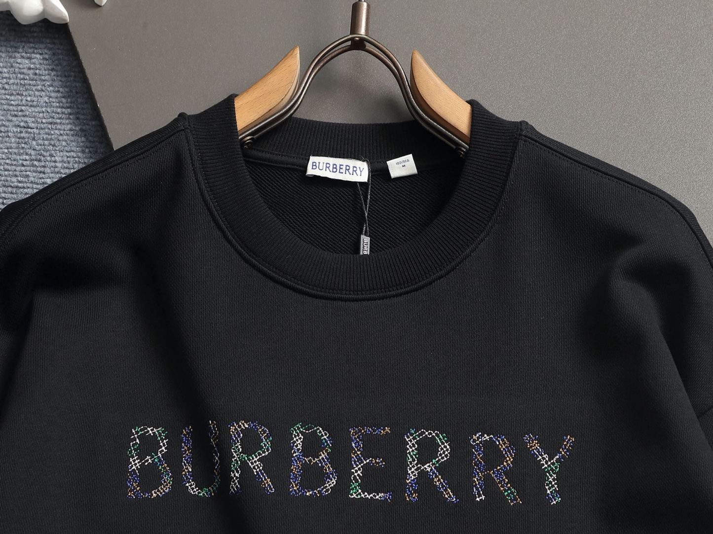 【BURBERRY】刺繍長袖 T シャツ