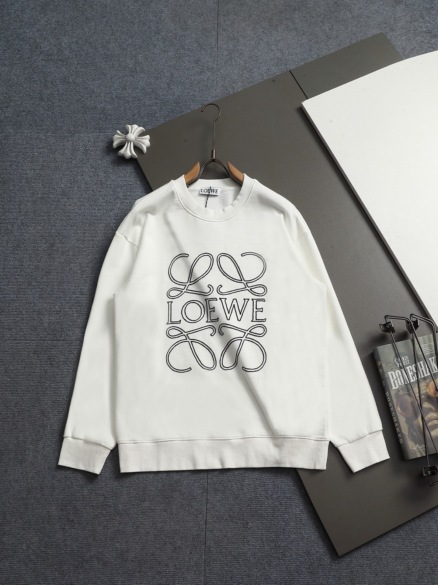 【LOEWE】刺繍長袖 T シャツ