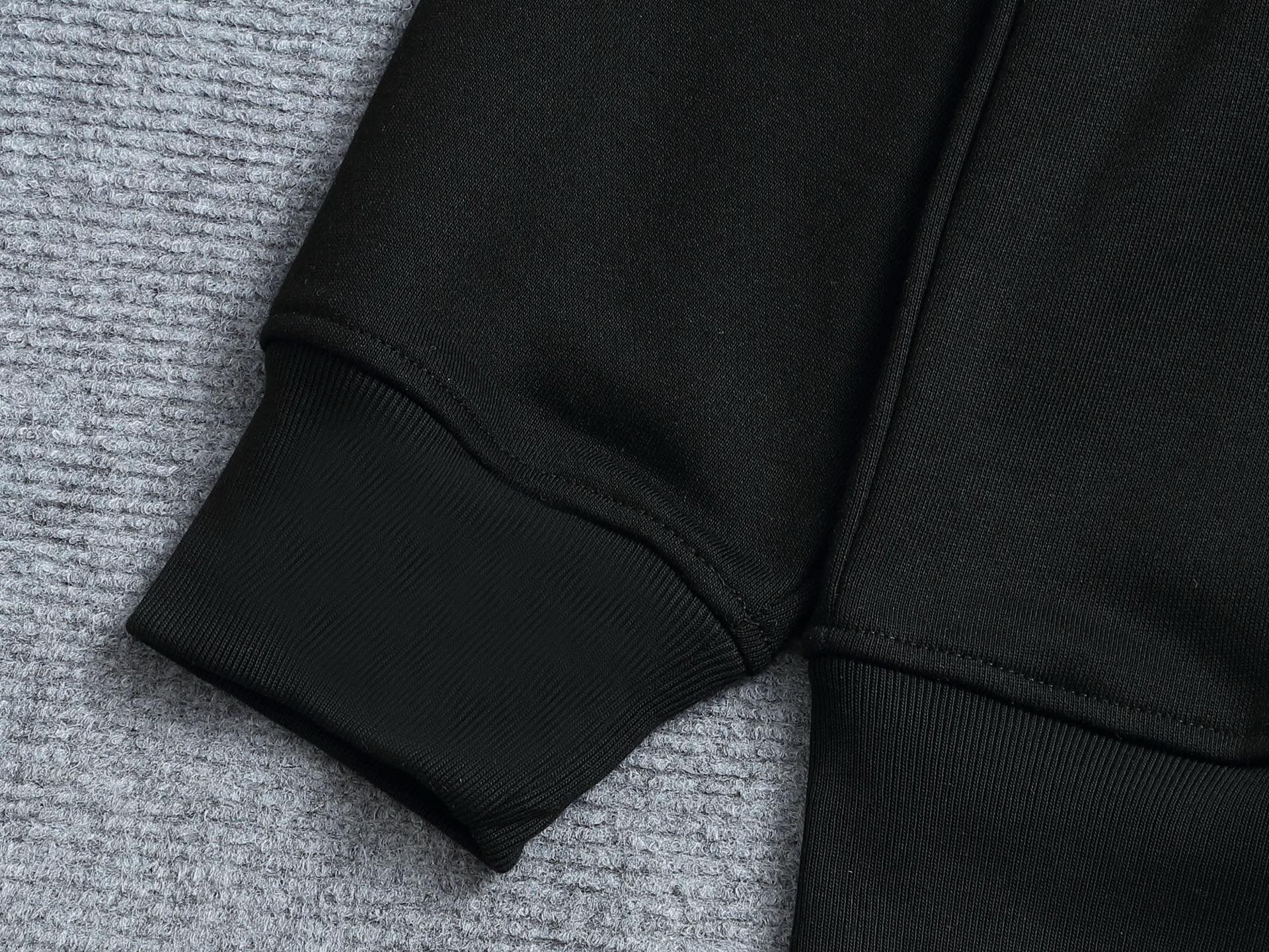 【GUCCI】刺繍長袖 T シャツ