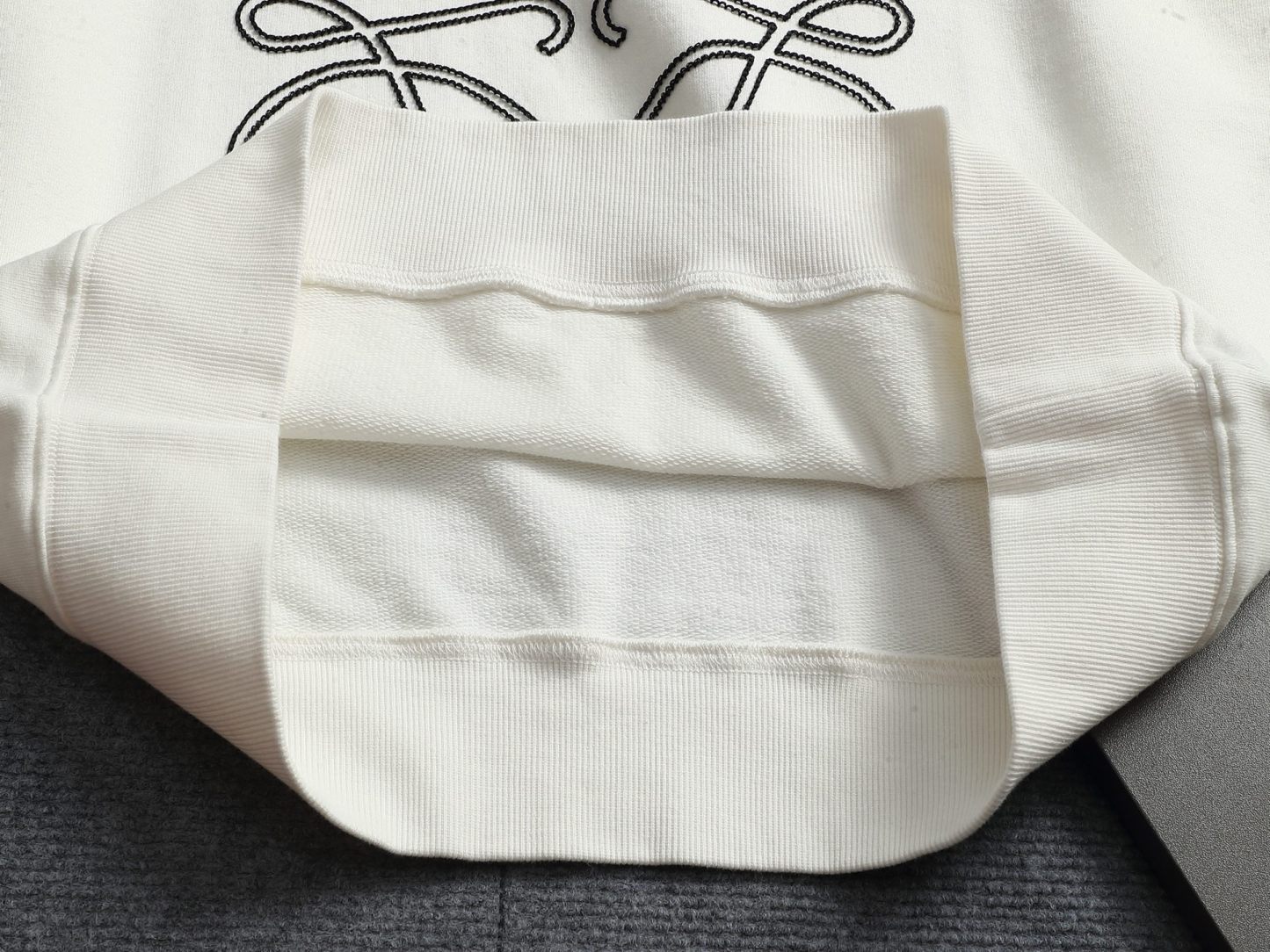 【LOEWE】刺繍長袖 T シャツ