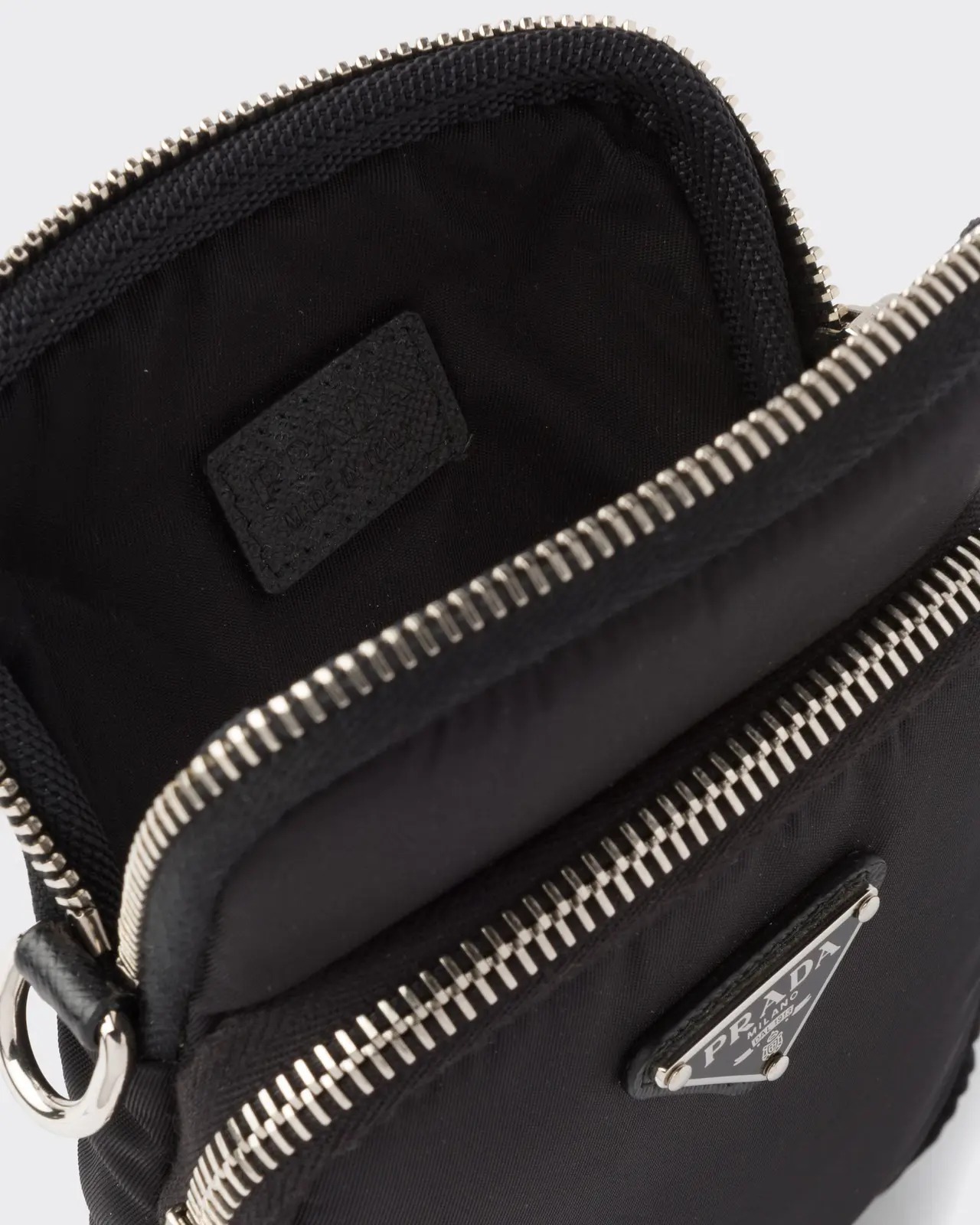 **PRADA**　ナイロン スマートフォンケース