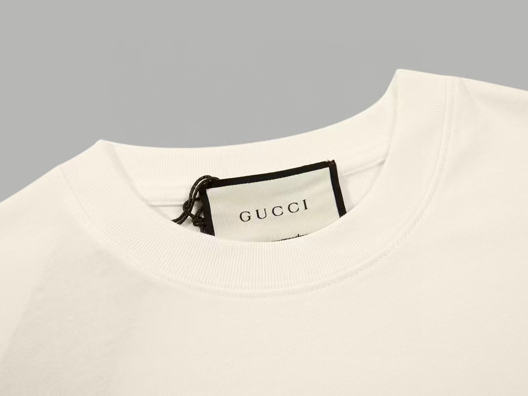 【Gucci 】（グッチ）Tシャツ 男女兼用、ご好評に付き再入荷！