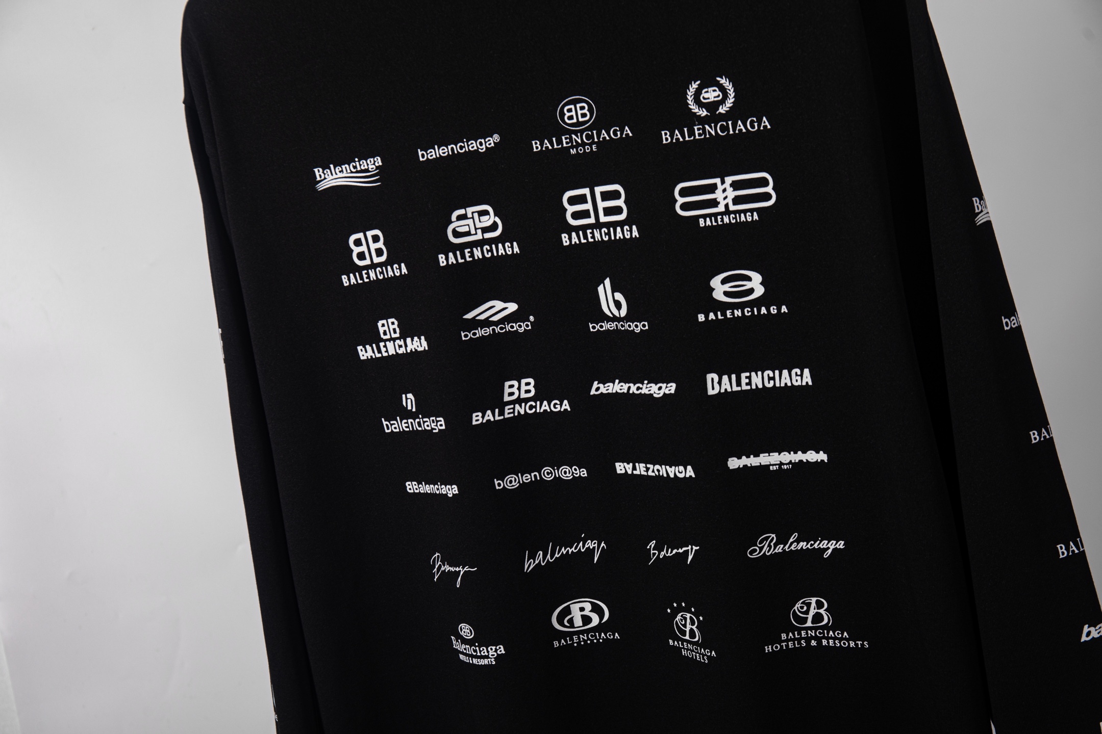 【BALENCIAGA】プリント長袖 T シャツ