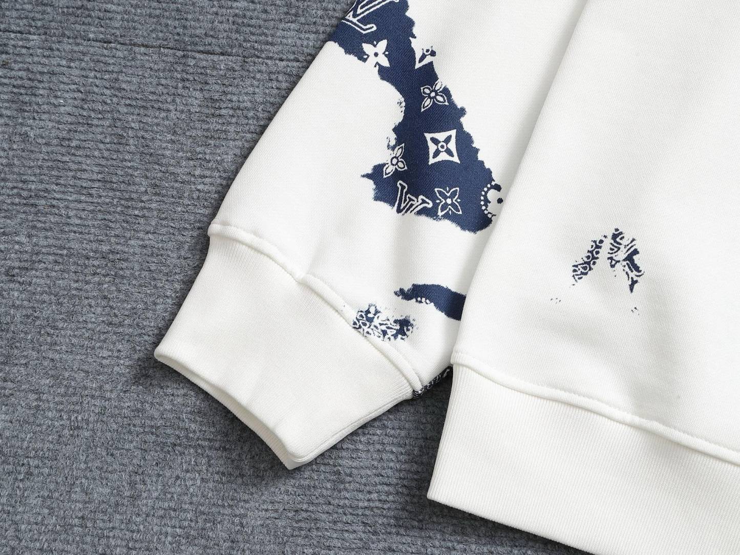 【LOUIS VUITTON】長袖 T シャツ