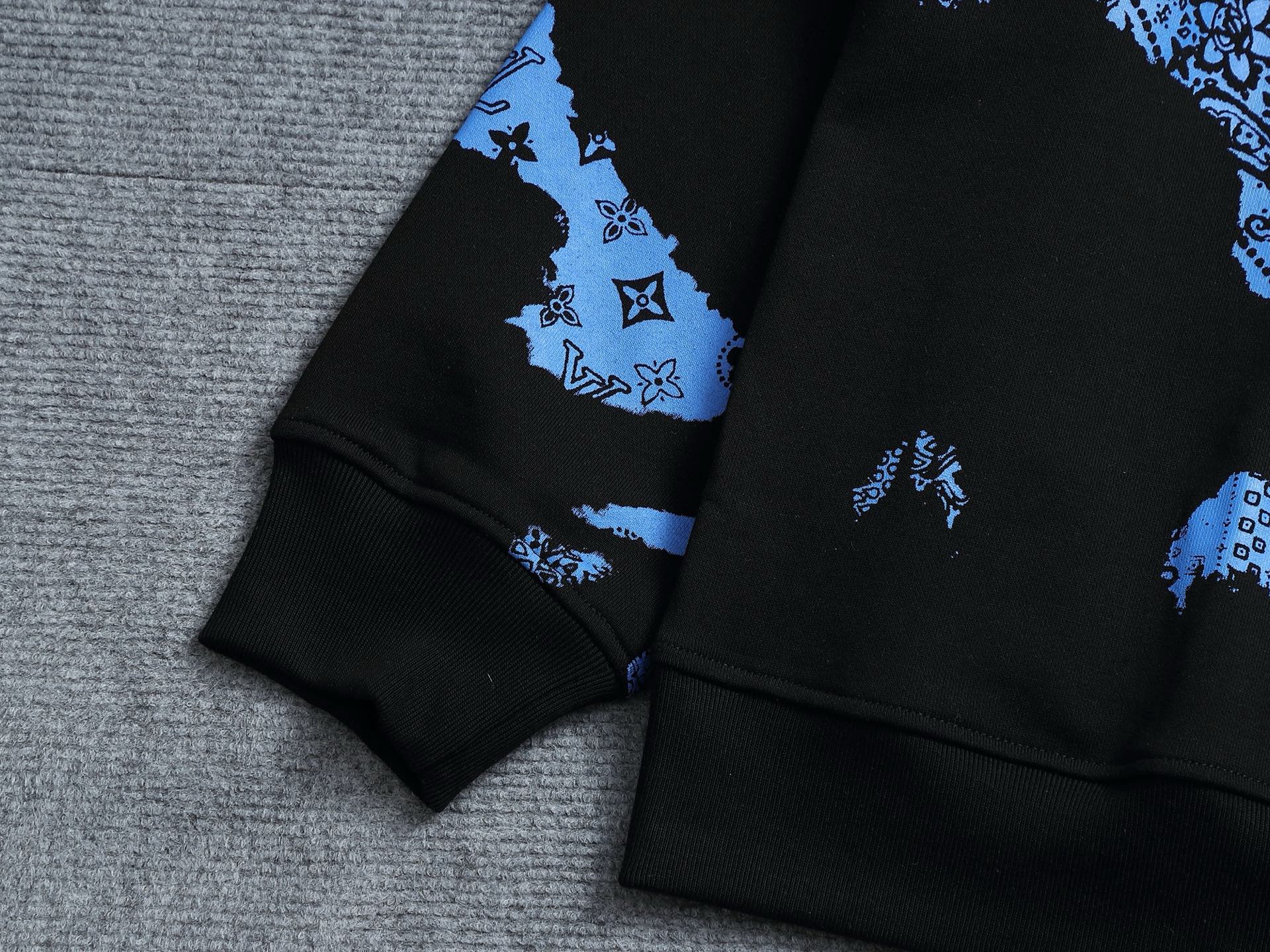 【LOUIS VUITTON】長袖 T シャツ