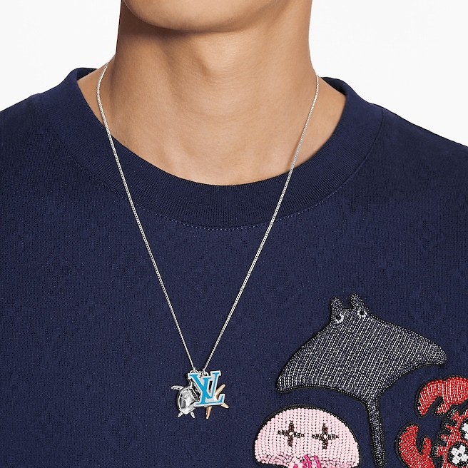 Louis Vuitton（ルイヴィトン）ペンダント・LVタートル