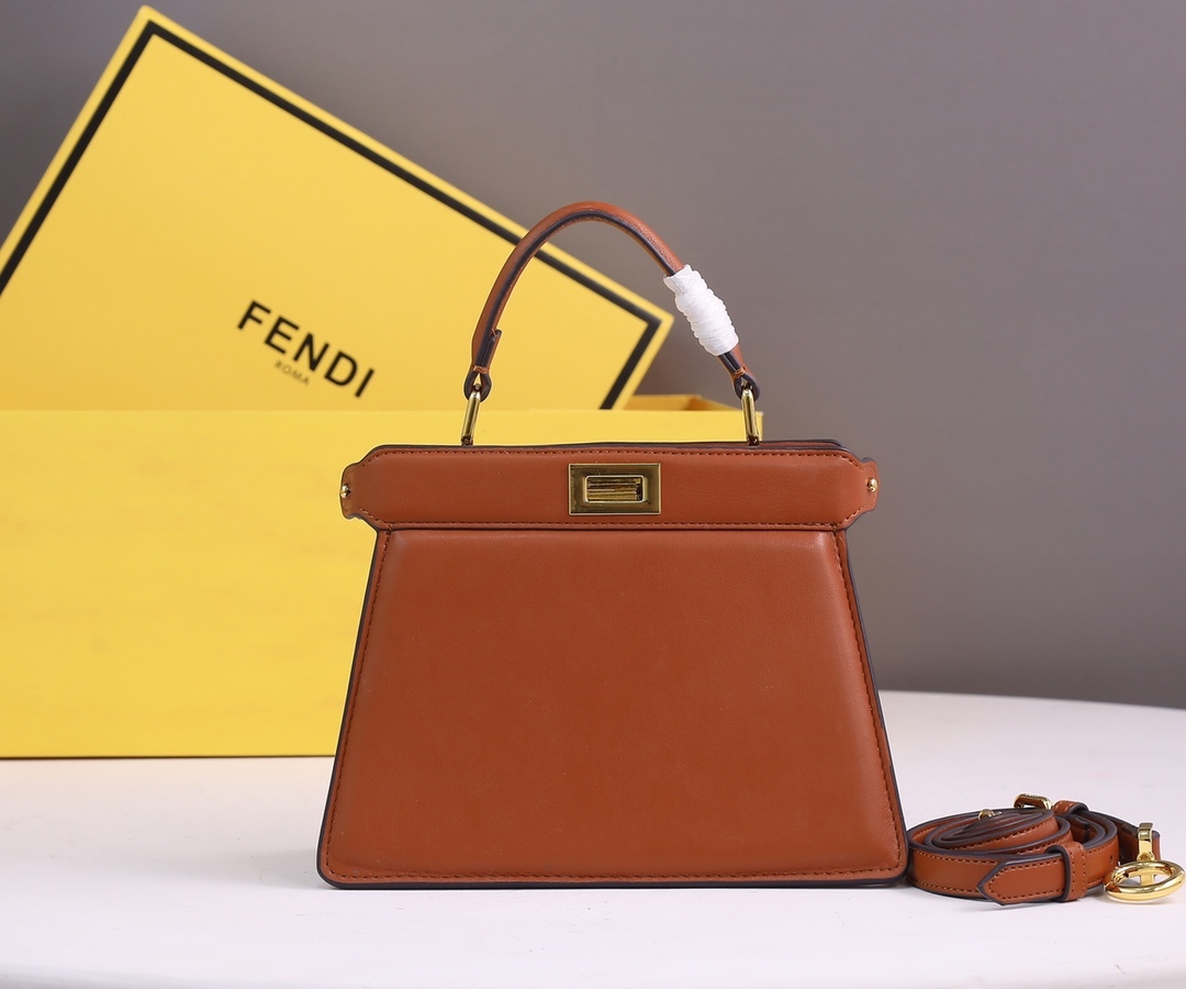 【FENDI 公式 旗艦店】フェンディ ハンドバッグ 当日出荷 好評に付き再入荷！20*15.5*11CM