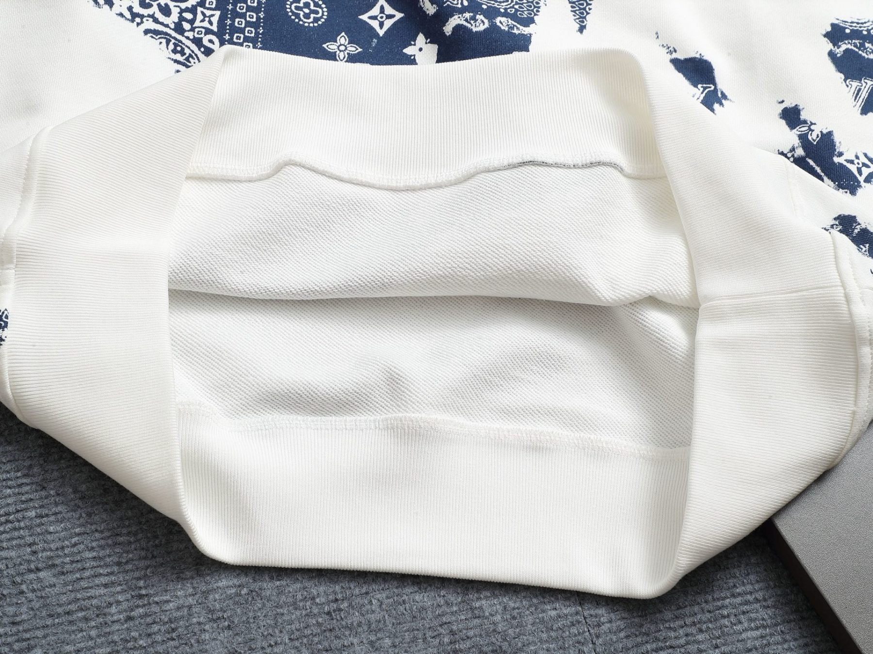 【LOUIS VUITTON】長袖 T シャツ
