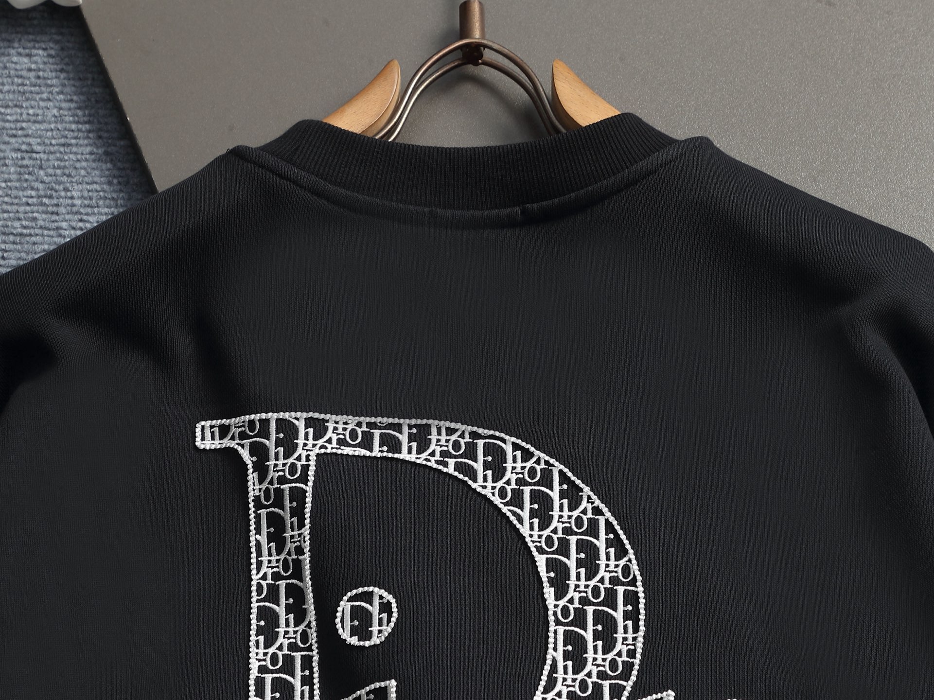 【DIOR】刺繍長袖 T シャツ