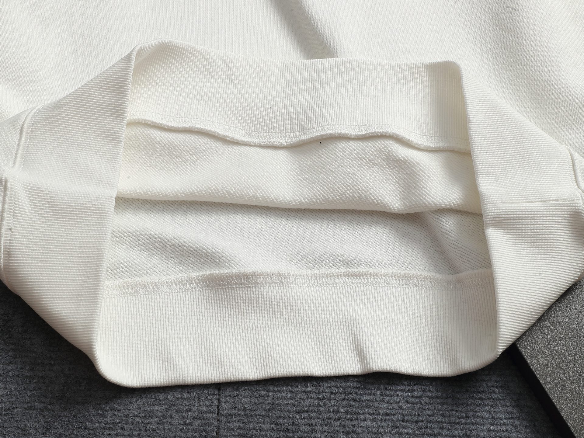 【DIOR】刺繍長袖 T シャツ