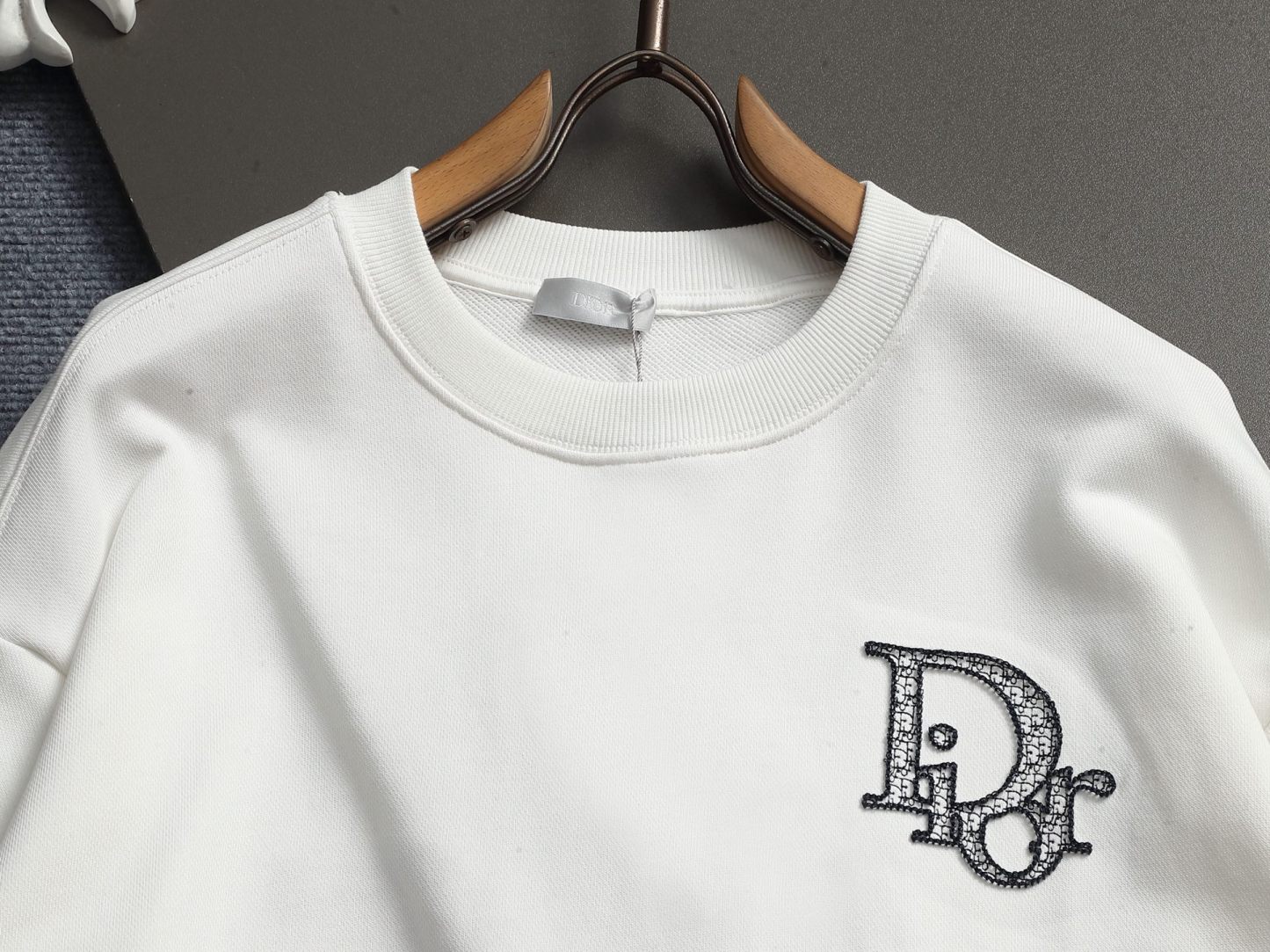 【DIOR】刺繍長袖 T シャツ