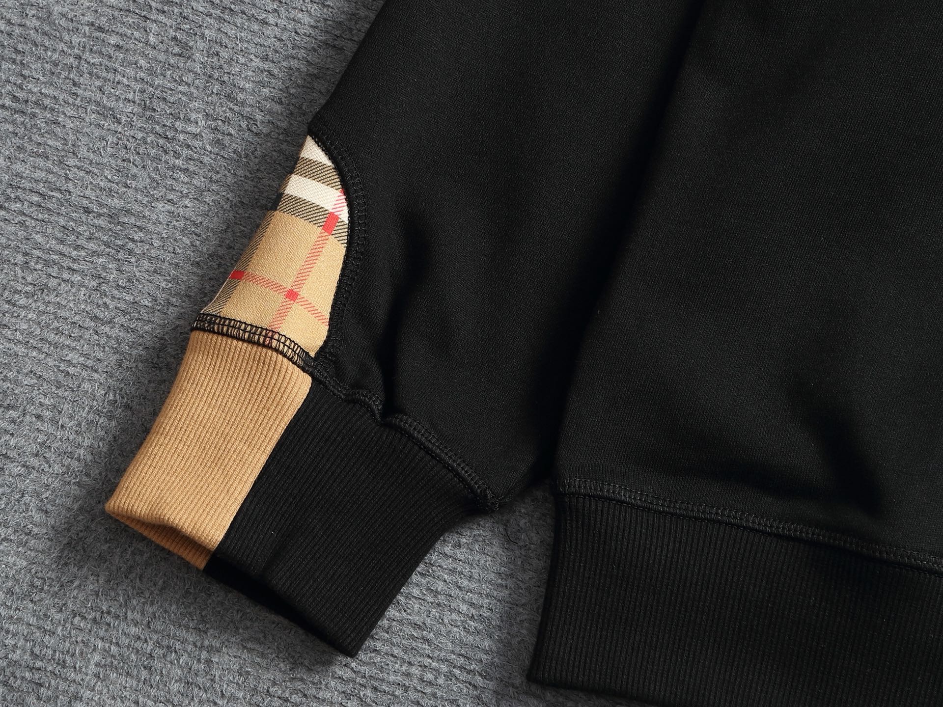 【BURBERRY】長袖 T シャツ