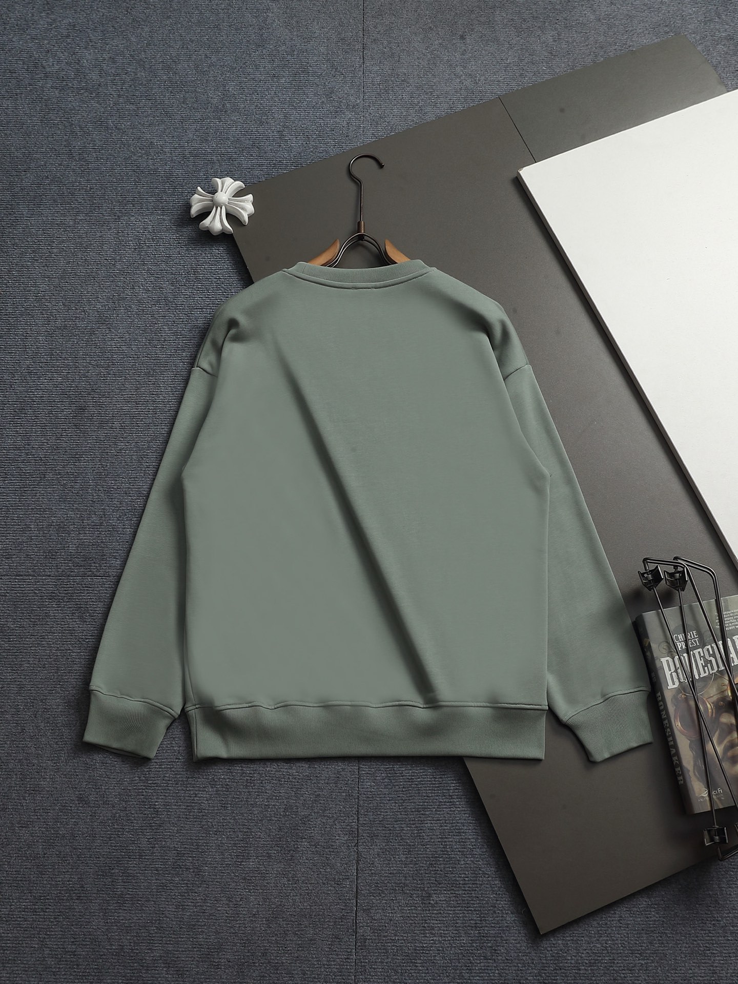 【LOEWE】刺繍長袖 T シャツ