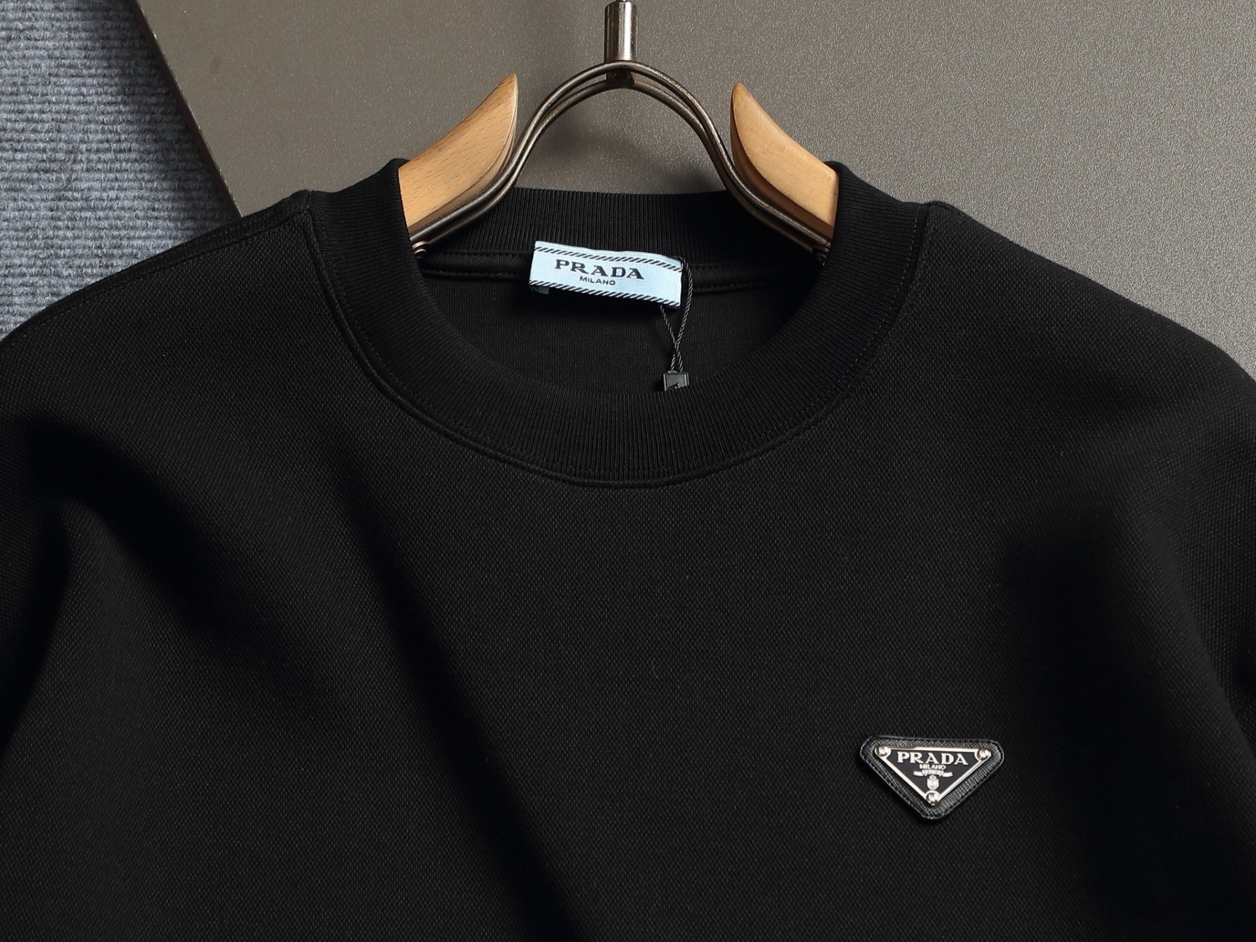 【PRADA】長袖 T シャツ