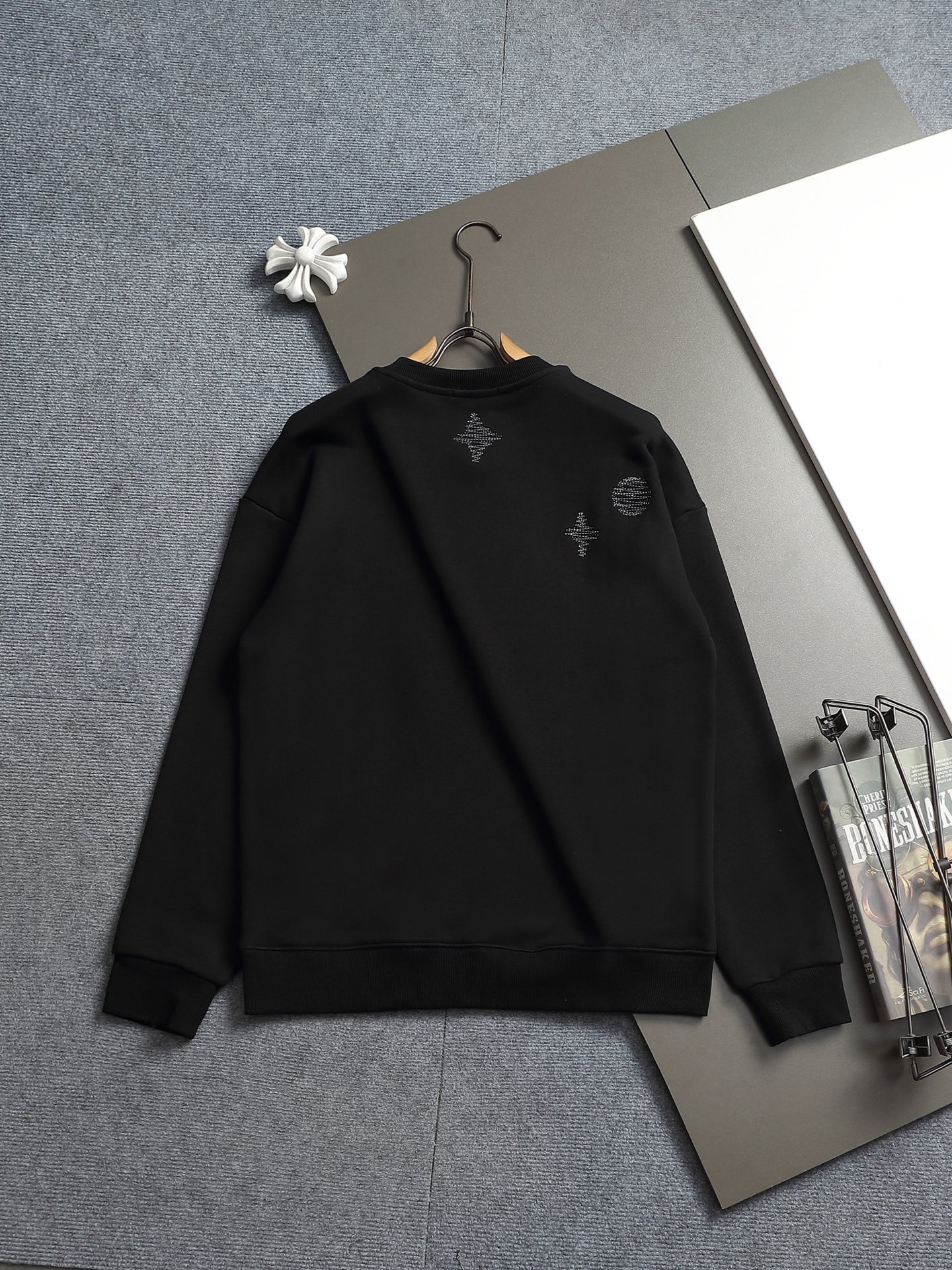 【LOUIS VUITTON】刺繍長袖 T シャツ