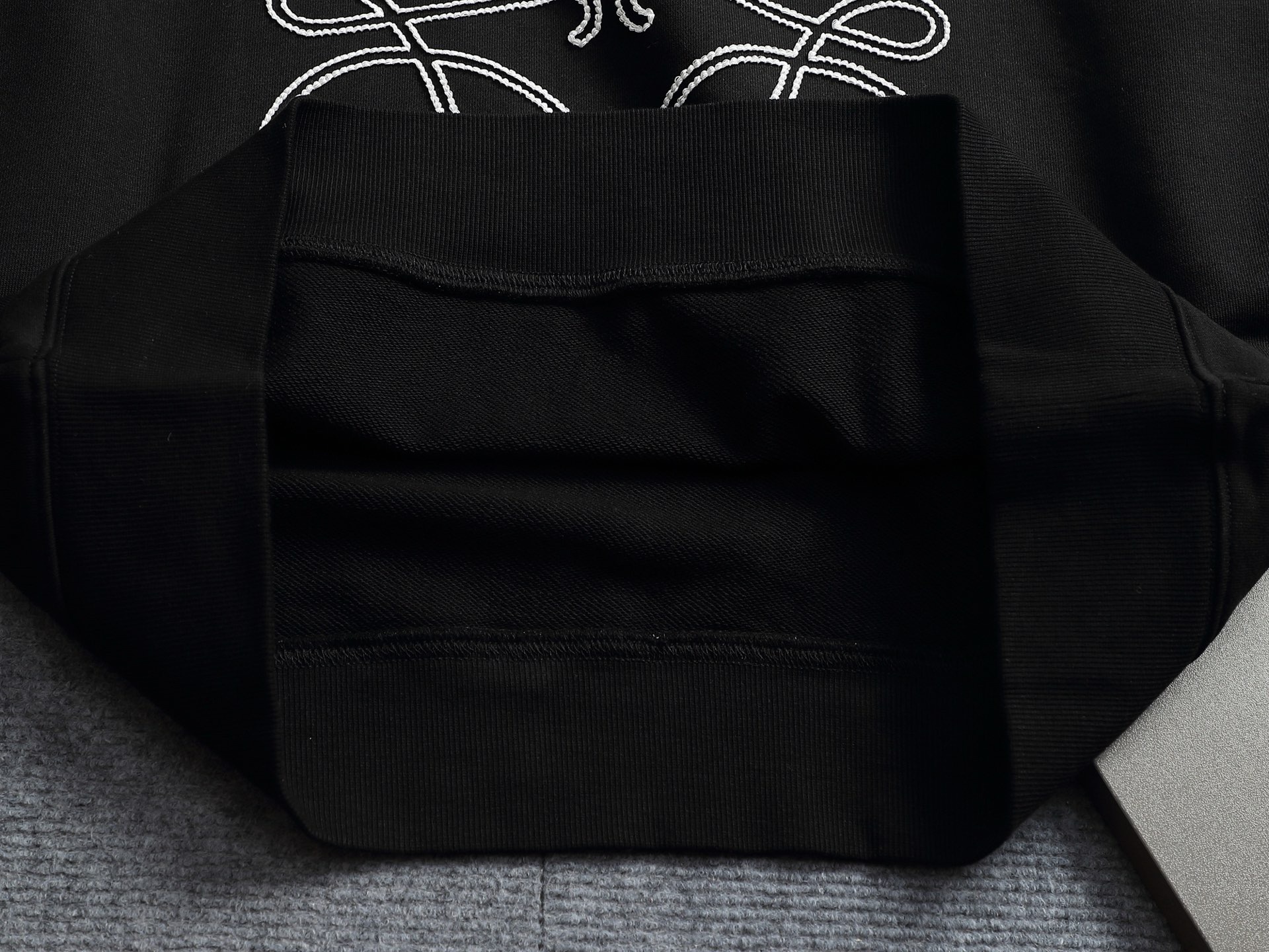 【LOEWE】刺繍長袖 T シャツ