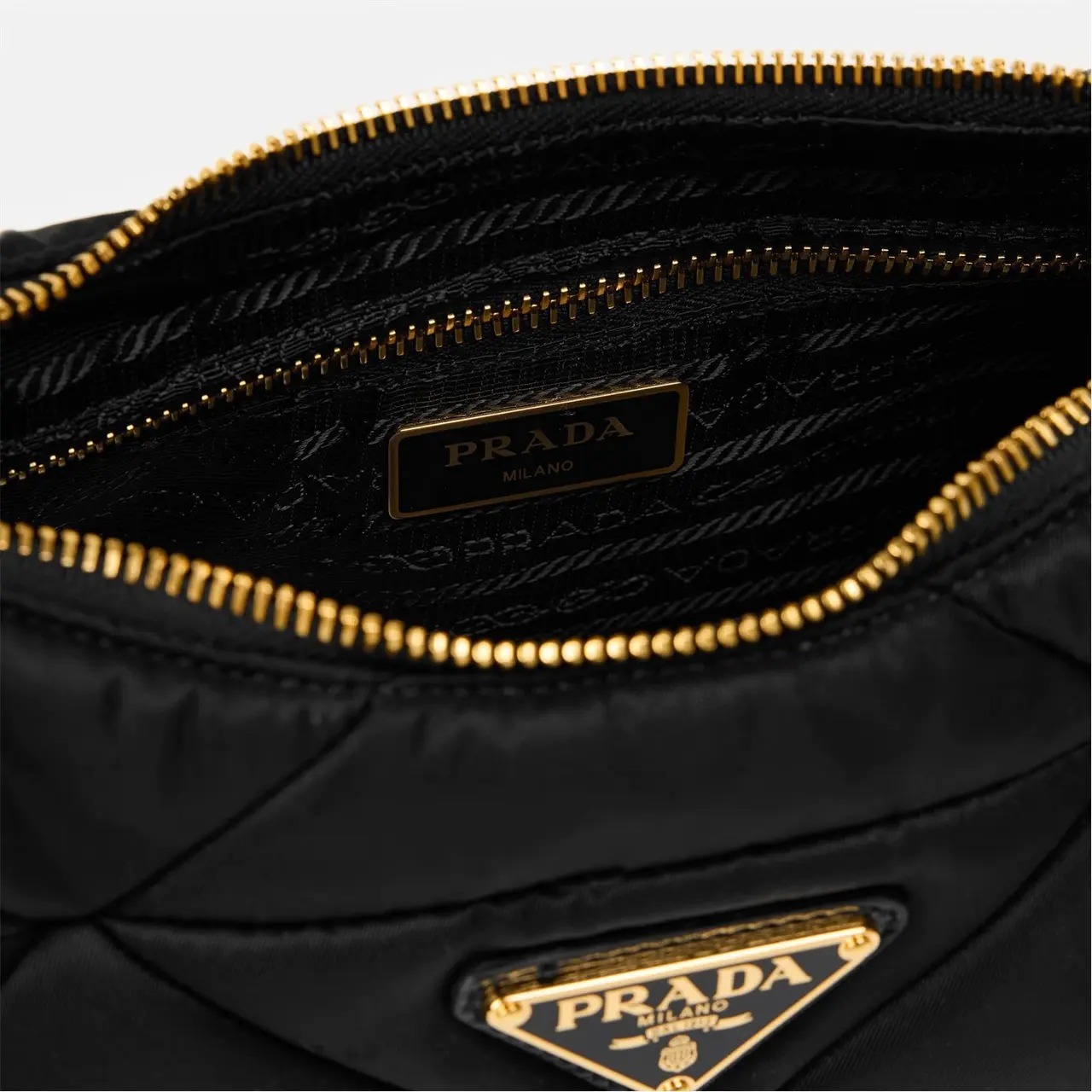 VIP価格◆PRADA◆パデッド Re-Nylon ロゴ ショルダーバッグ