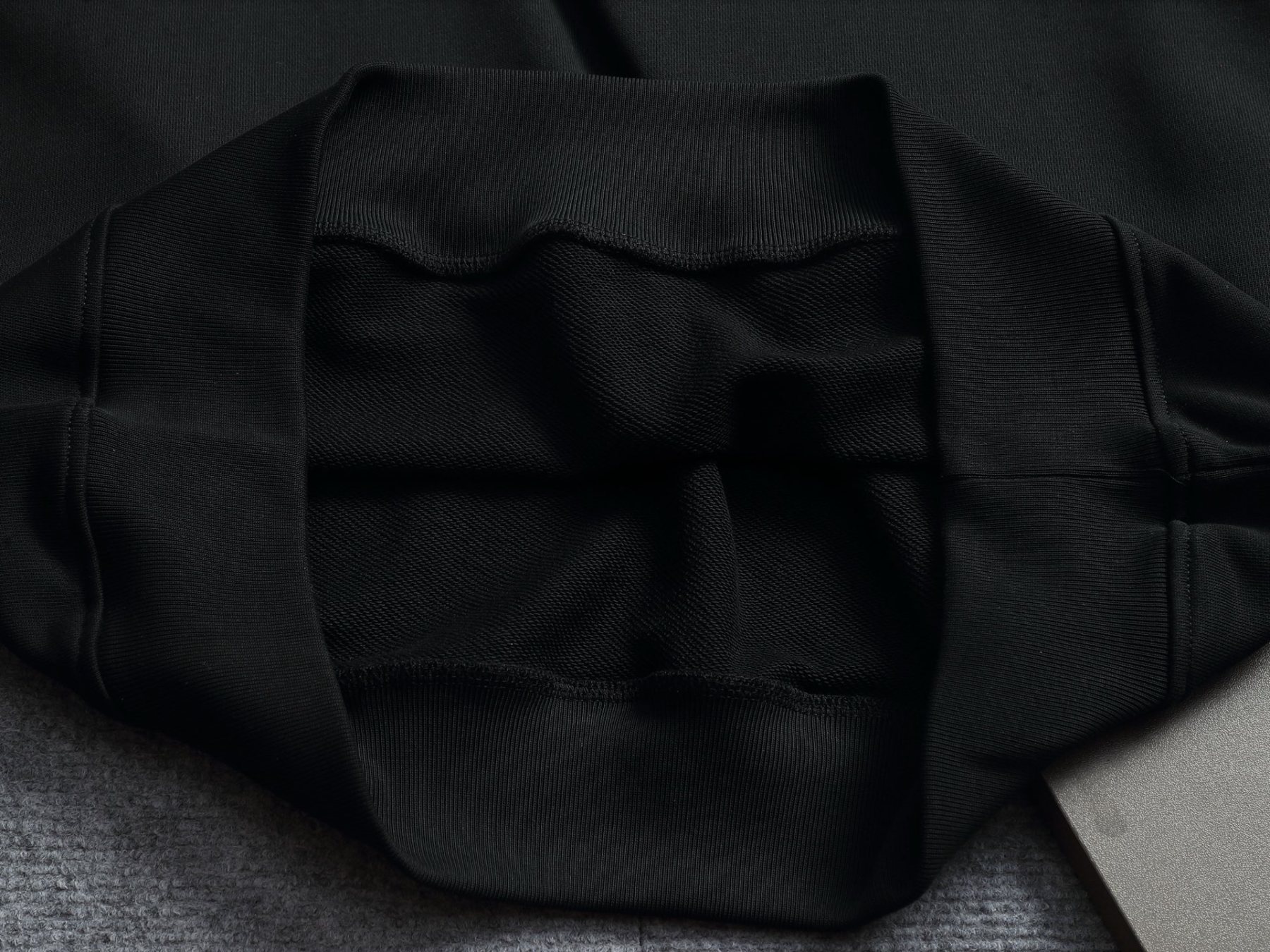 【MONCLER】刺繍長袖 T シャツ