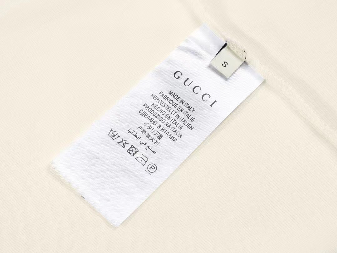 【Gucci 】（グッチ）Tシャツ 男女兼用、ご好評に付き再入荷！
