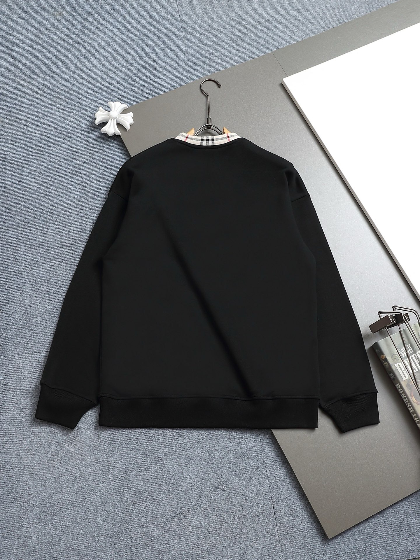 【BURBERRY】刺繍長袖 T シャツ