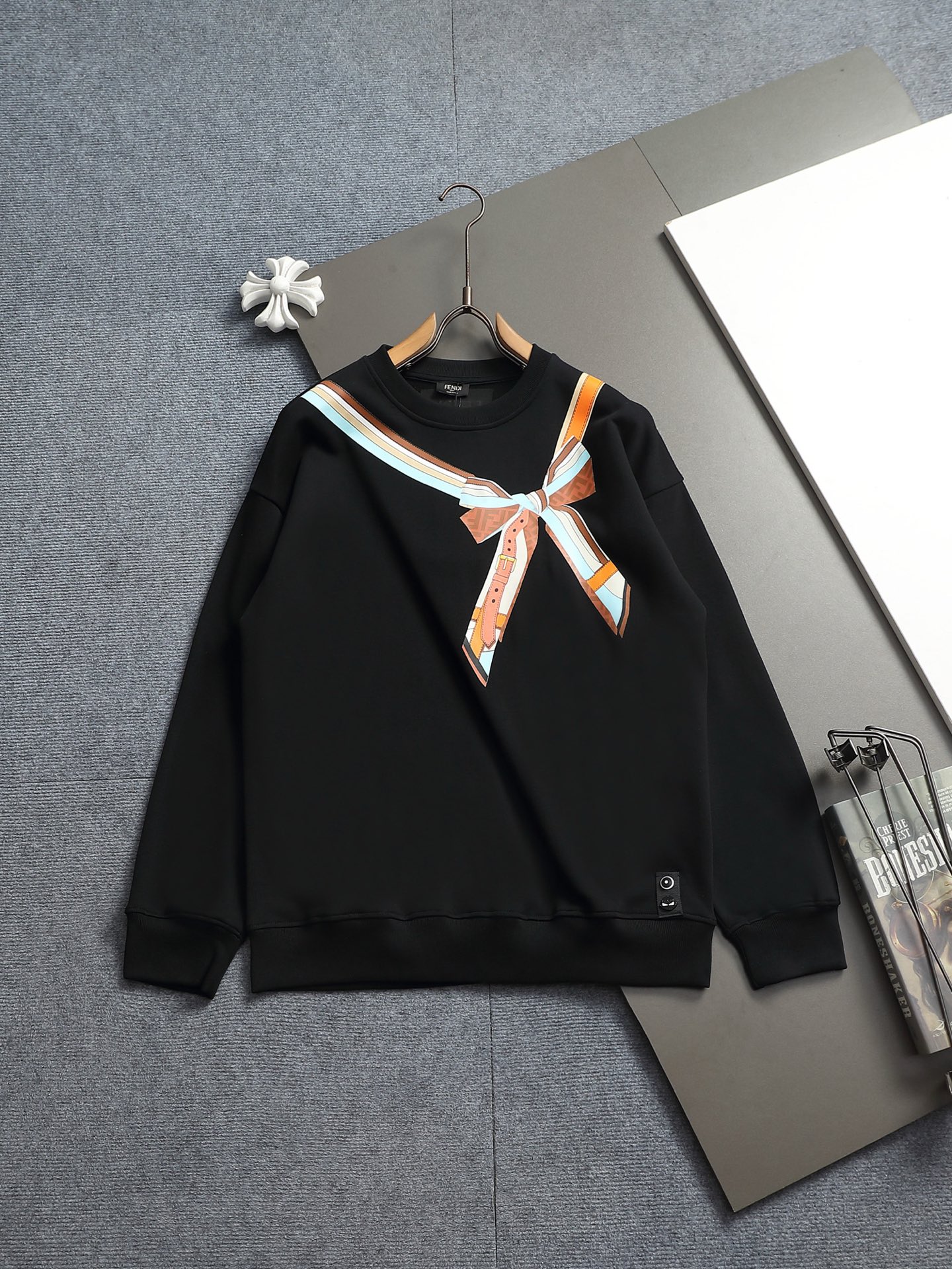 【FENDI】長袖 T シャツ