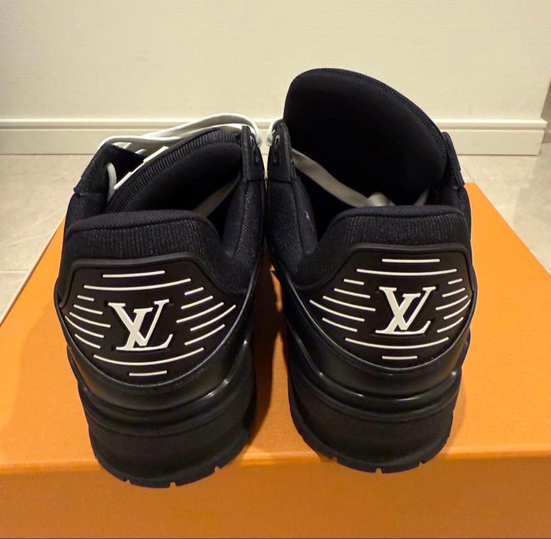 Louis Vuitton スニーカー LV トレーナー 1AAREY
