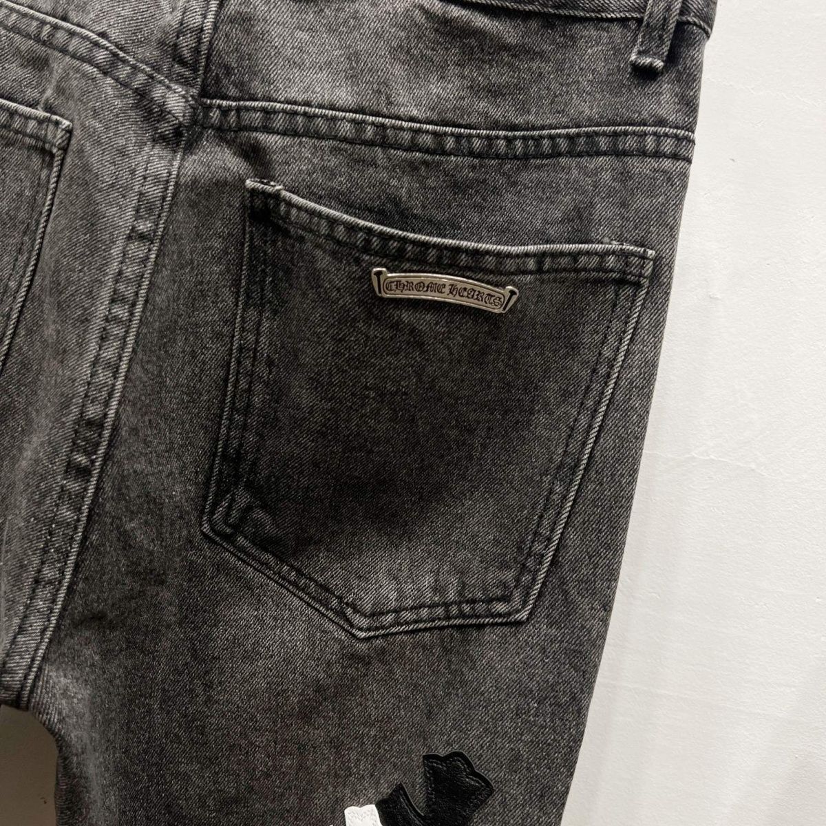 【CHROME HEARTS 公式旗艦店】クロムハーツ ジーパン、ご好評に付き再入荷！