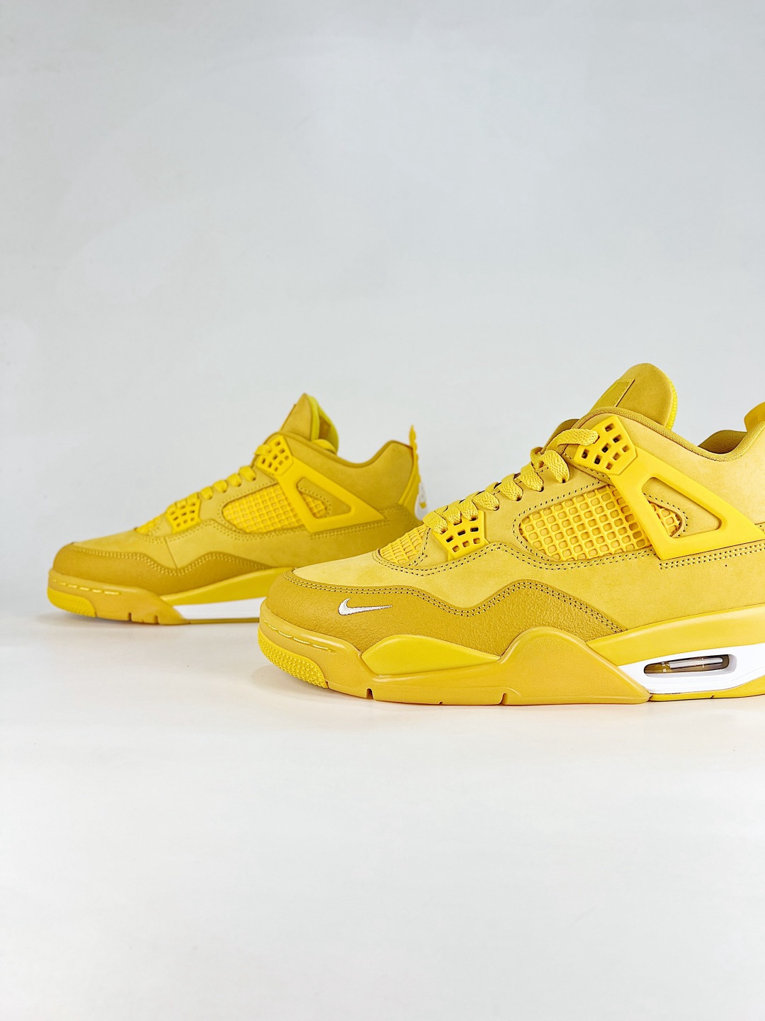NIKE Air Jordan 4 レトロ イエロー  バスケットシューズ スエード  スニーカー