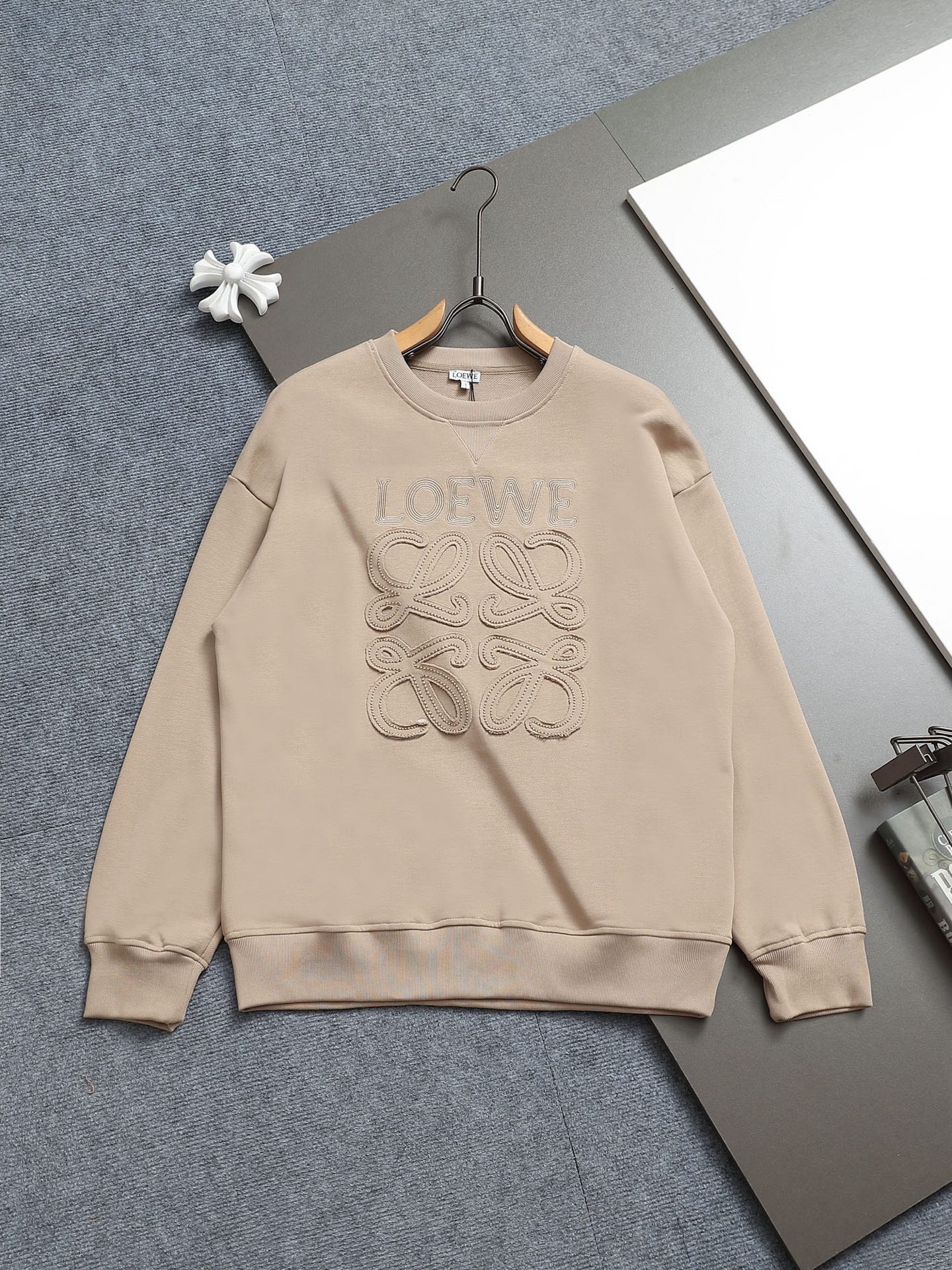 【LOEWE】長袖 T シャツ