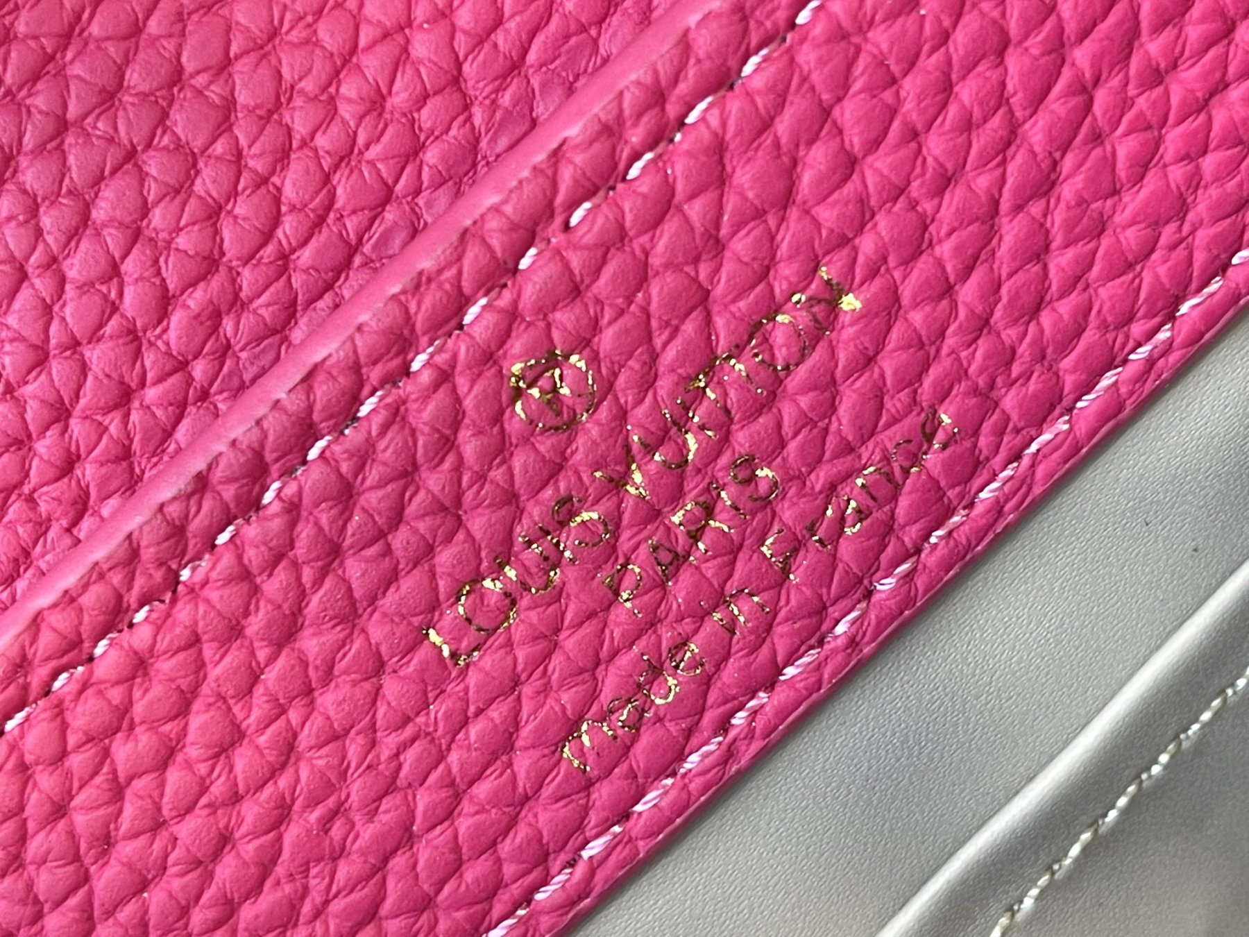 LOUIS VUITTON ルイヴィトン CAPUCINES クロスボディバッグ M59440