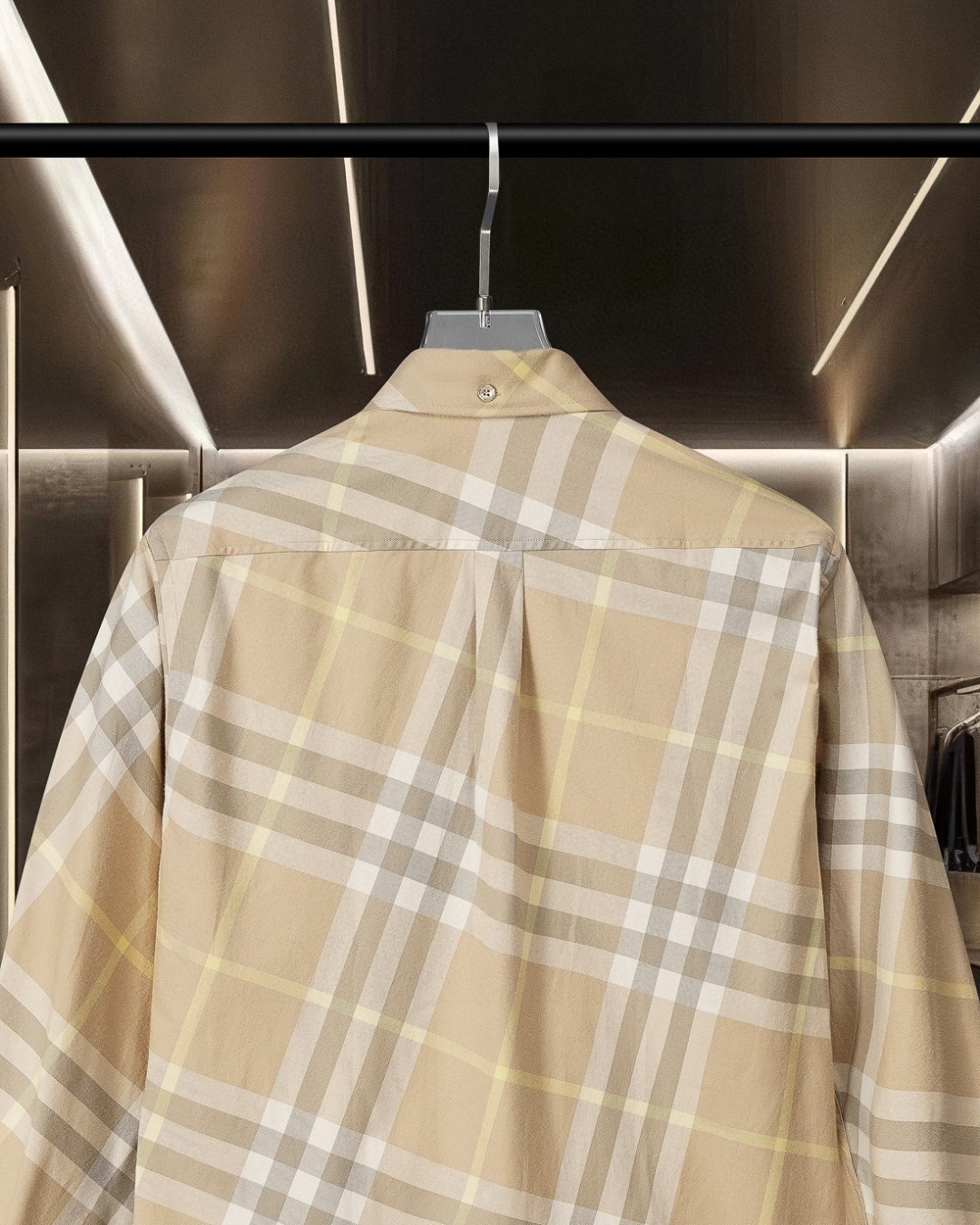 【BURBERRY旗艦店】（バーバリー）長袖シャツ、ご好評に付き再入荷！