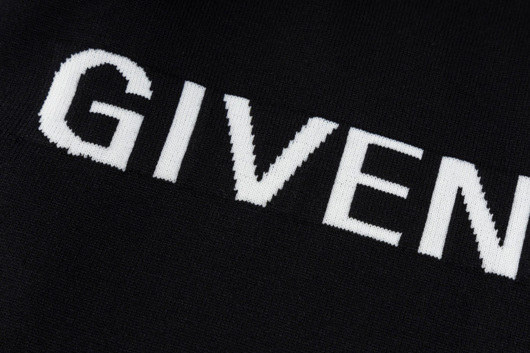 【GIVENCHY旗艦店】ジバンシー セーター ご好評に付き再入荷！