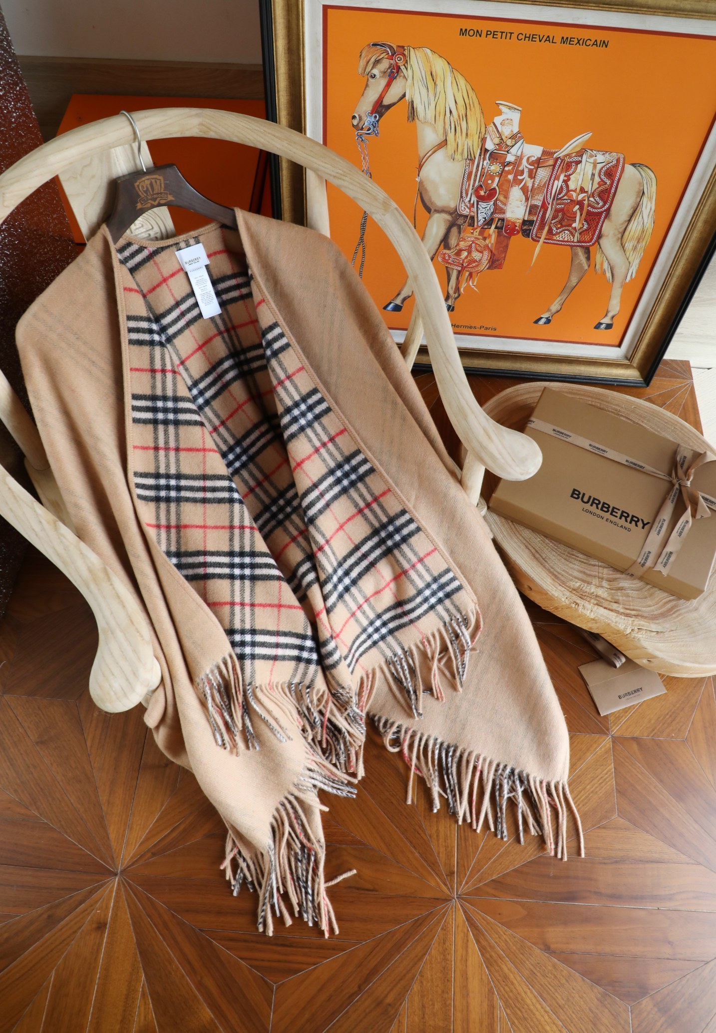 【BURBERRY旗艦店】バーバリー マント ショール ご好評に付き再入荷！